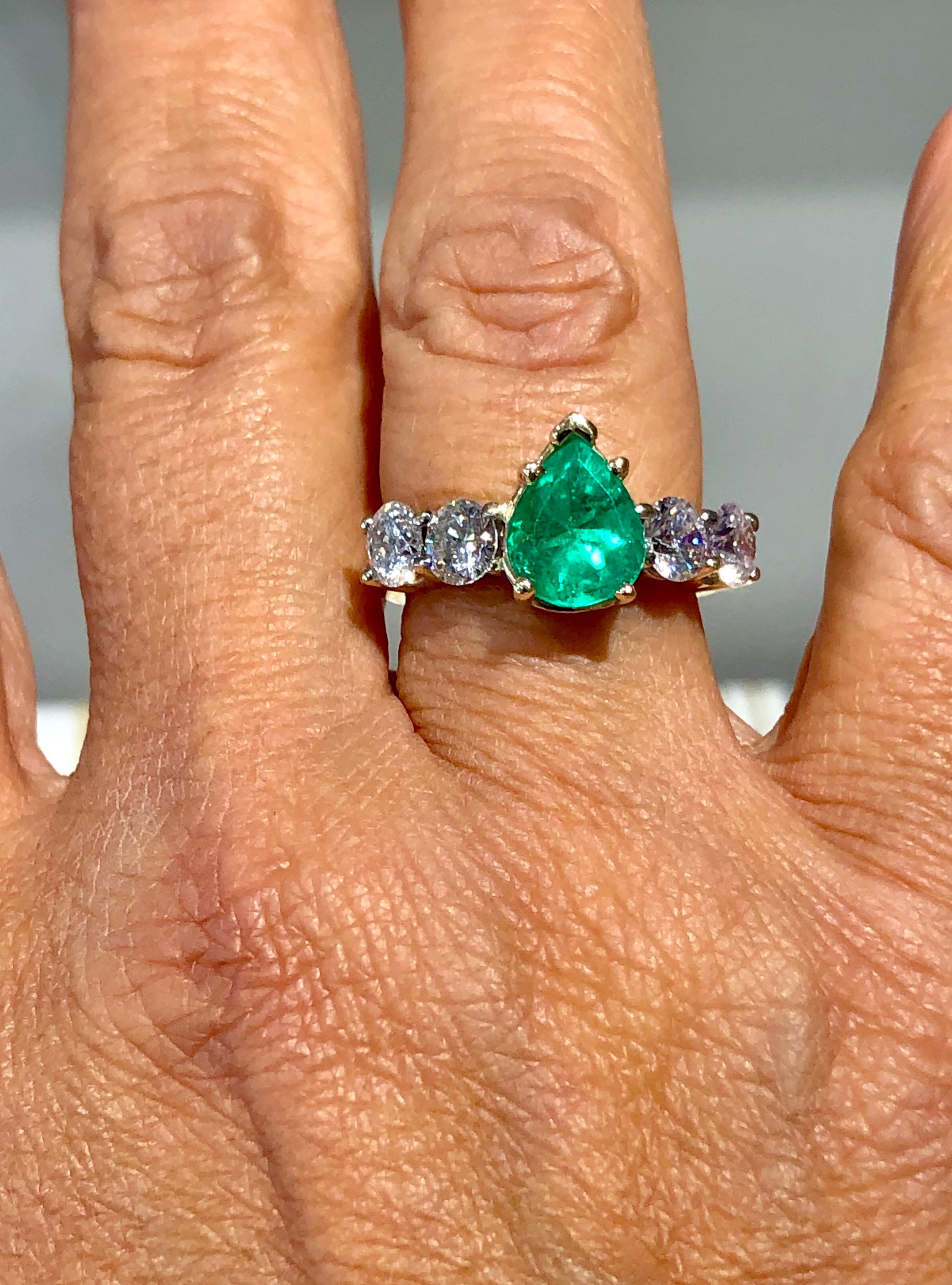 Verlobungsring mit Smaragden, bezauberndem kolumbianischen Smaragd, Diamant 14 Karat im Angebot 4