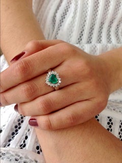 Colombian Emerald and Diamond Engagement Ring 18 Karat Gold