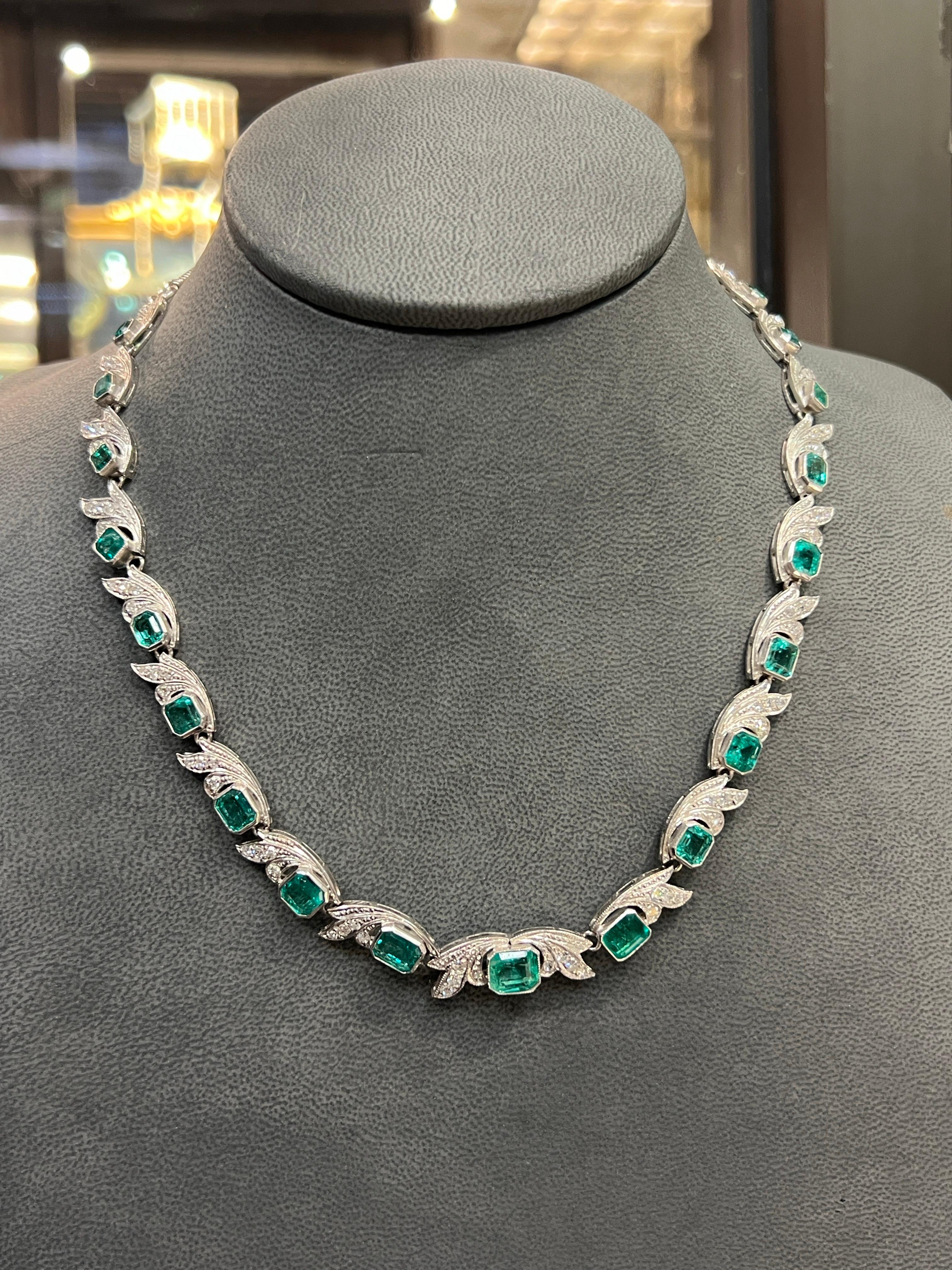 Collana di smeraldi e diamanti colombiani in vendita 1