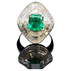 Colombian Emerald and Diamond Platinum Ring
