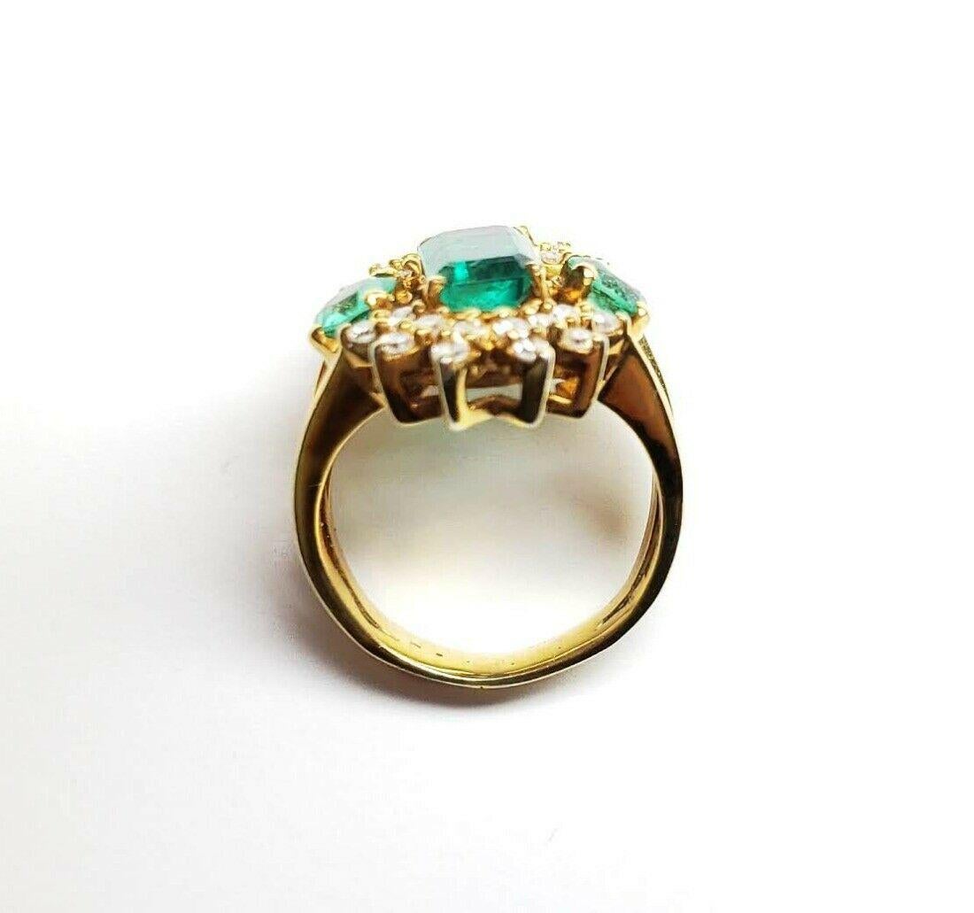 Colombian Emerald and Diamond Ring 2.50 Carat Total Weight For Sale 1