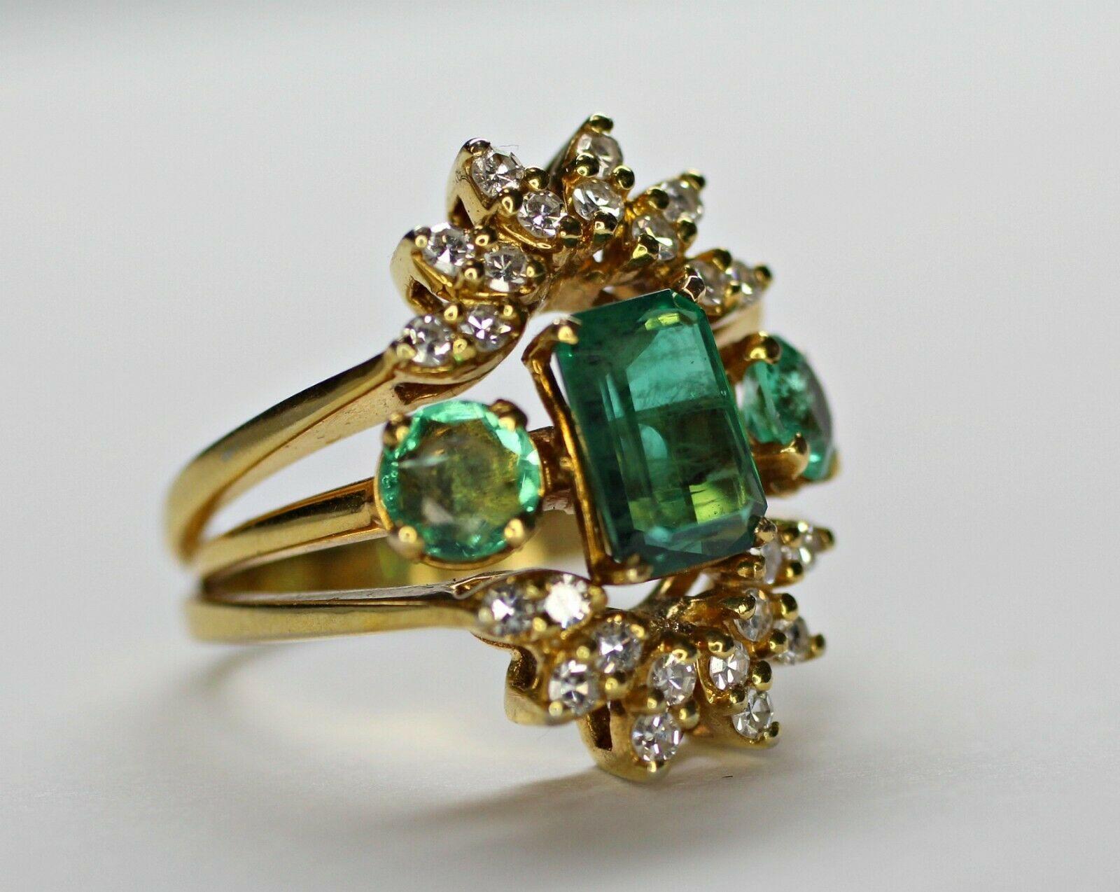 Colombian Emerald and Diamond Ring 2.50 Carat Total Weight For Sale 2