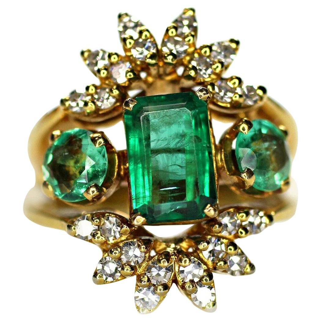 Colombian Emerald and Diamond Ring 2.50 Carat Total Weight For Sale