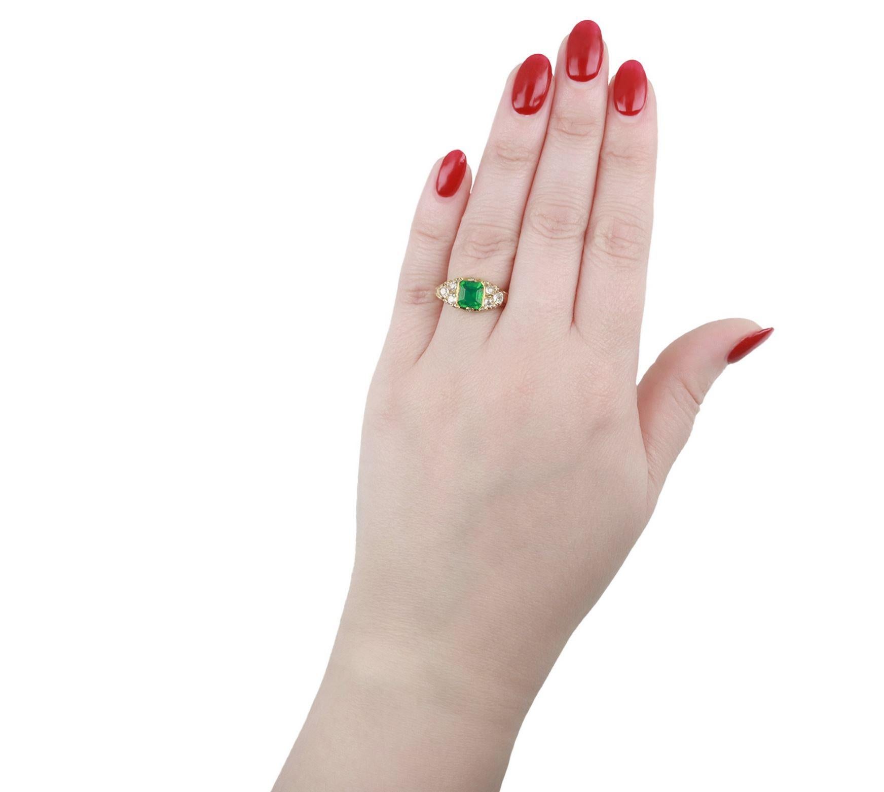 Kolumbianischer Smaragd- und Diamantring, um 1890. (Smaragdschliff) im Angebot