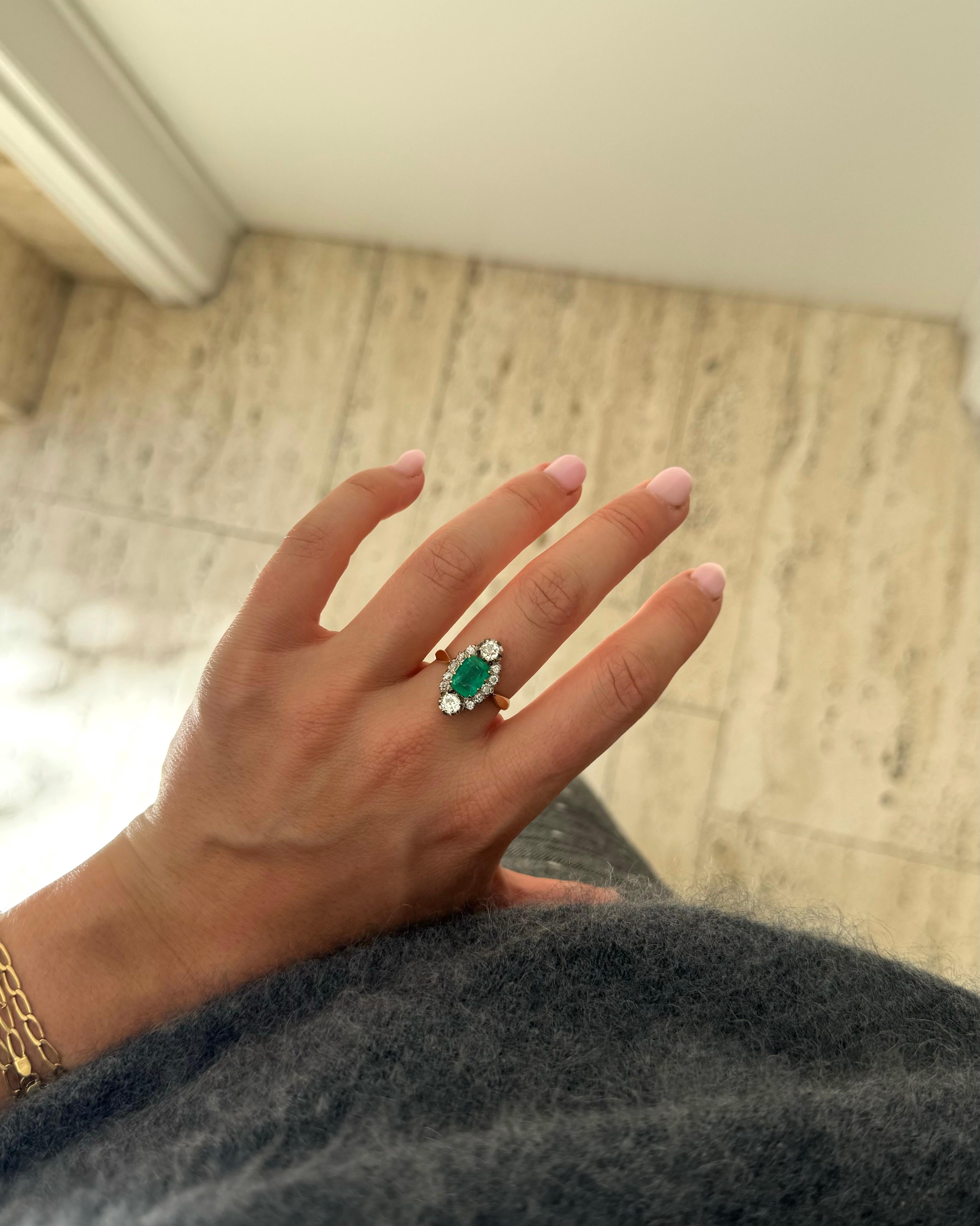 Women's or Men's Colombian Emerald and diamond ring circa 1900 For Sale