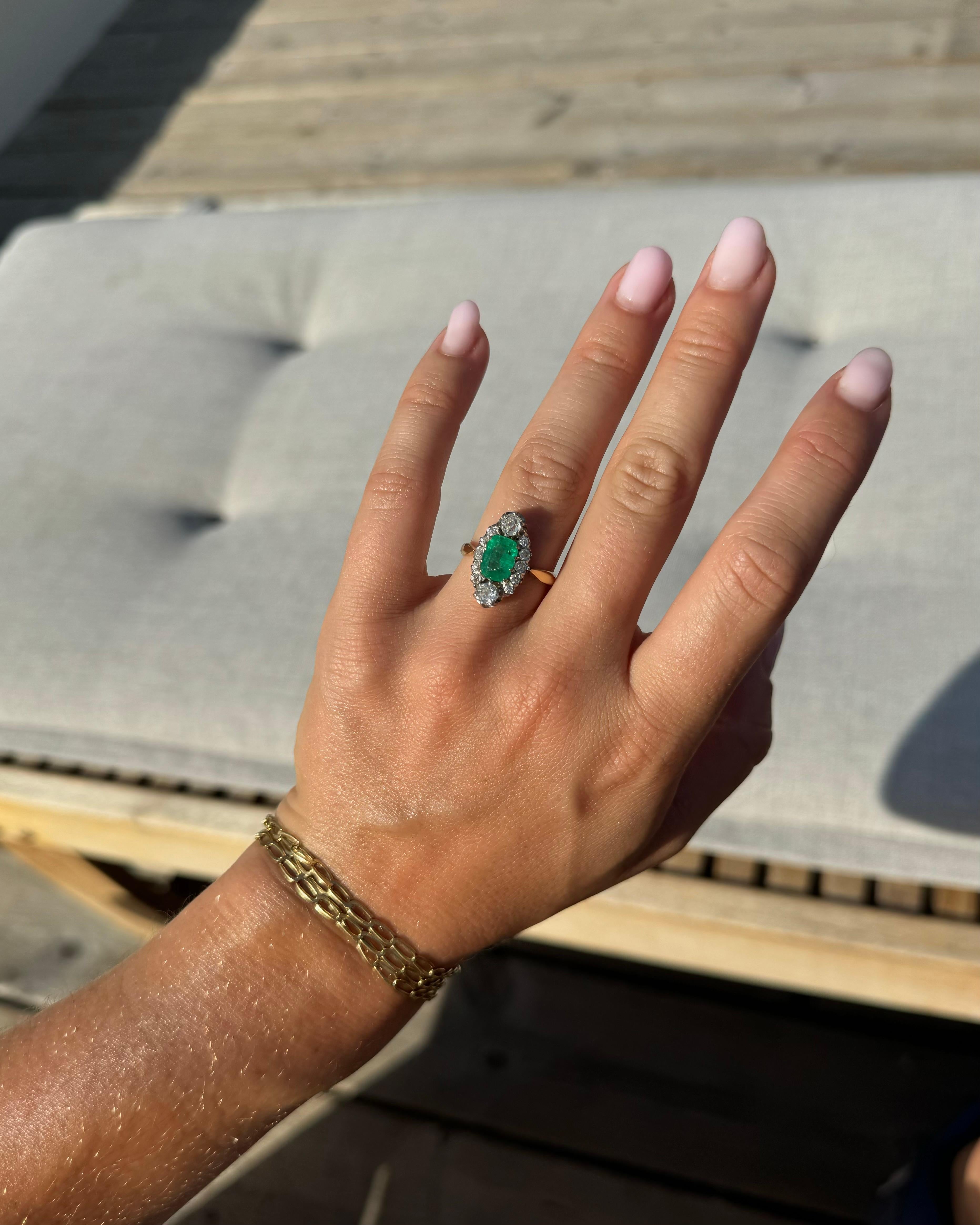 Colombian Emerald and diamond ring circa 1900 For Sale 2
