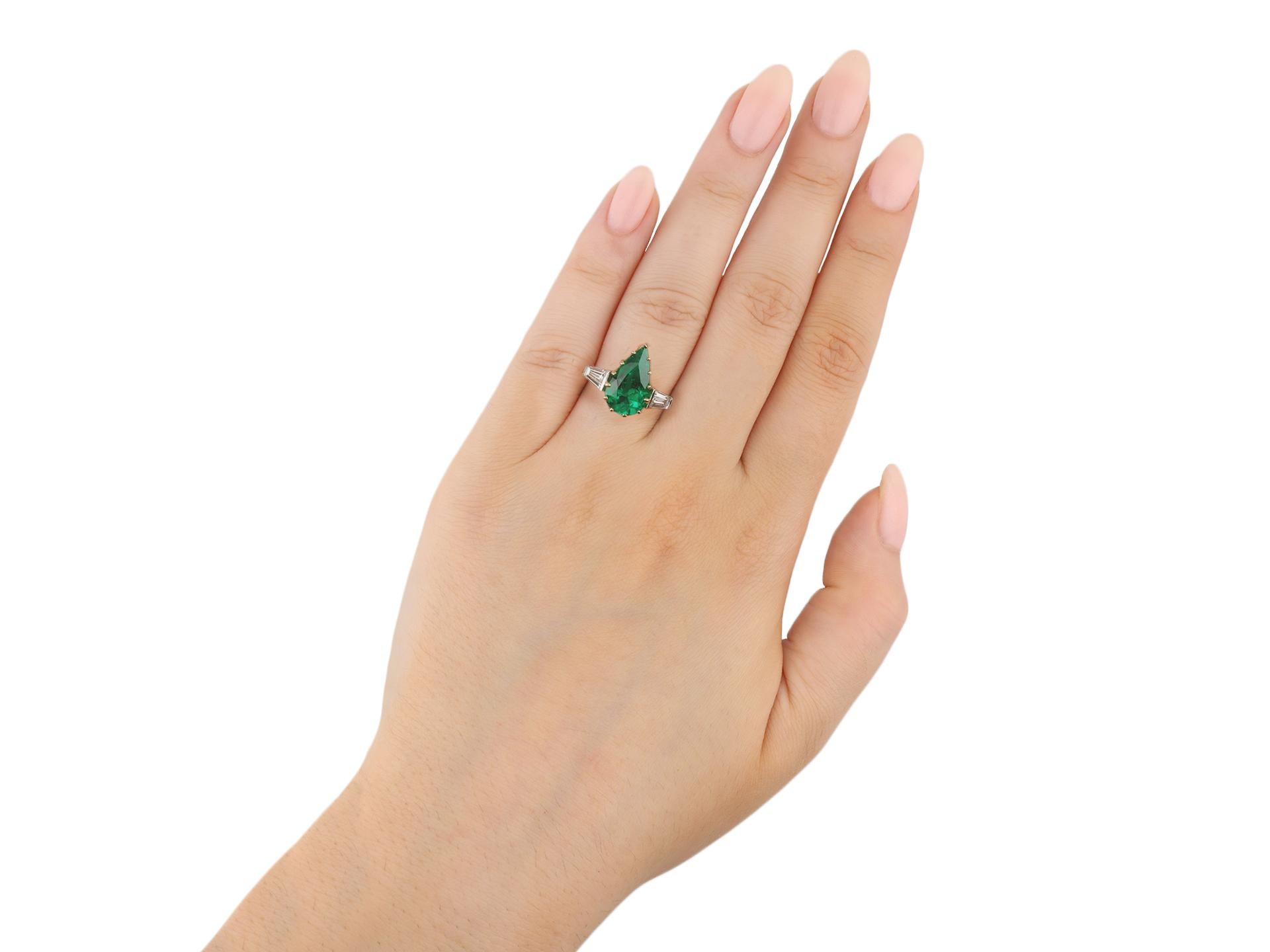 Colombian emerald and diamond ring, English, circa 1970. For Sale 1