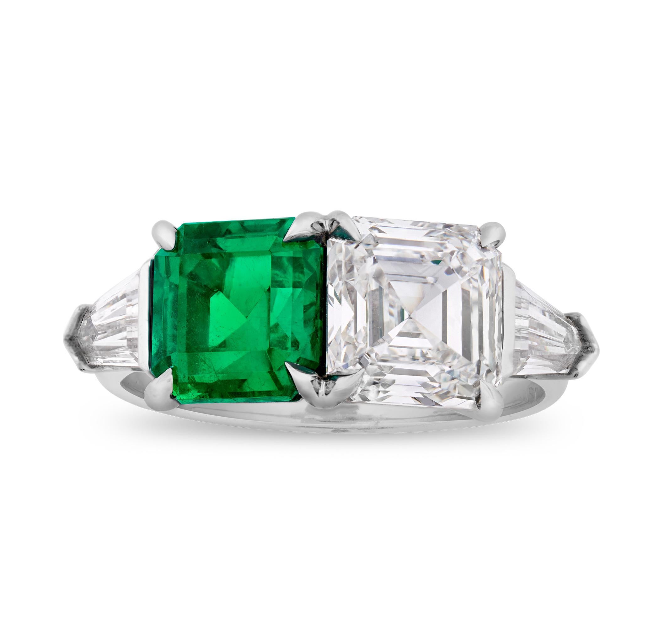 Colombian Emerald And Diamond Ring In Excellent Condition For Sale In New Orleans, LA