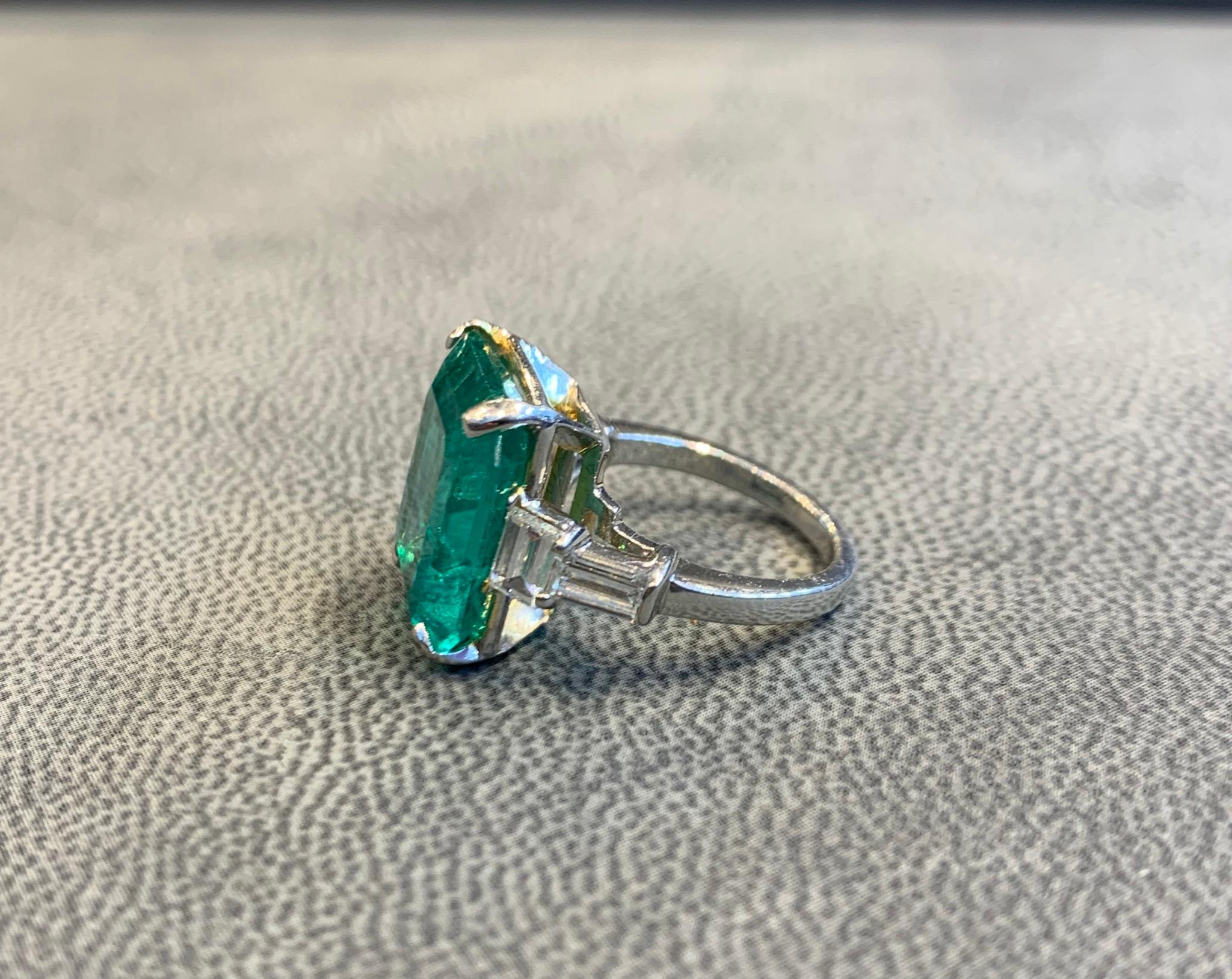 Colombian Emerald and Diamond Ring 3