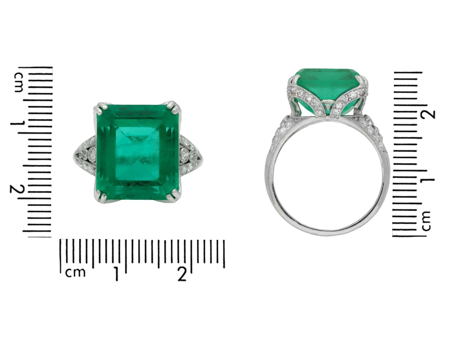 Colombian Emerald and Diamond Ring, French, Circa 1915 In Good Condition In London, GB