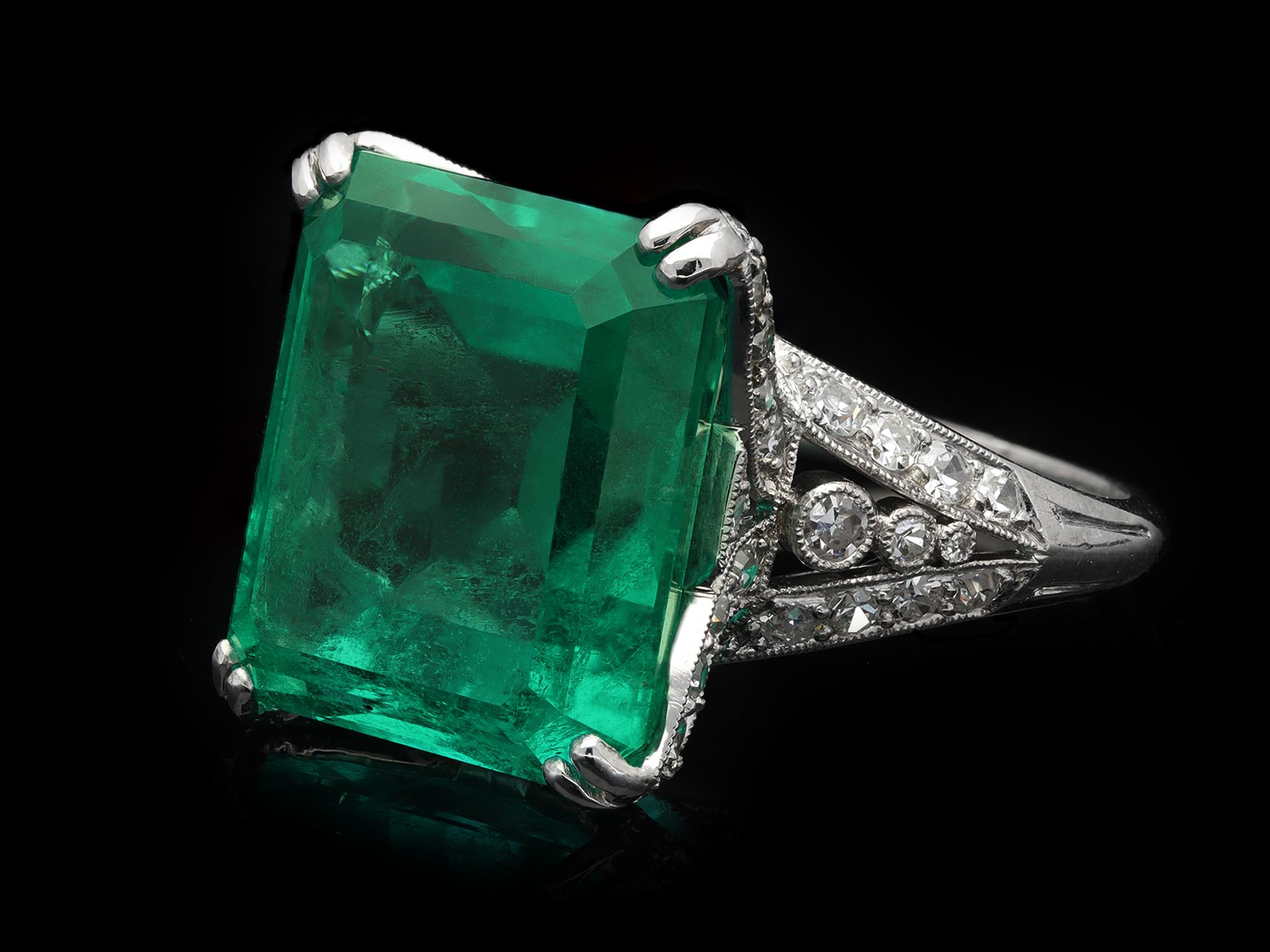 Colombian Emerald and Diamond Ring, French, Circa 1915 1