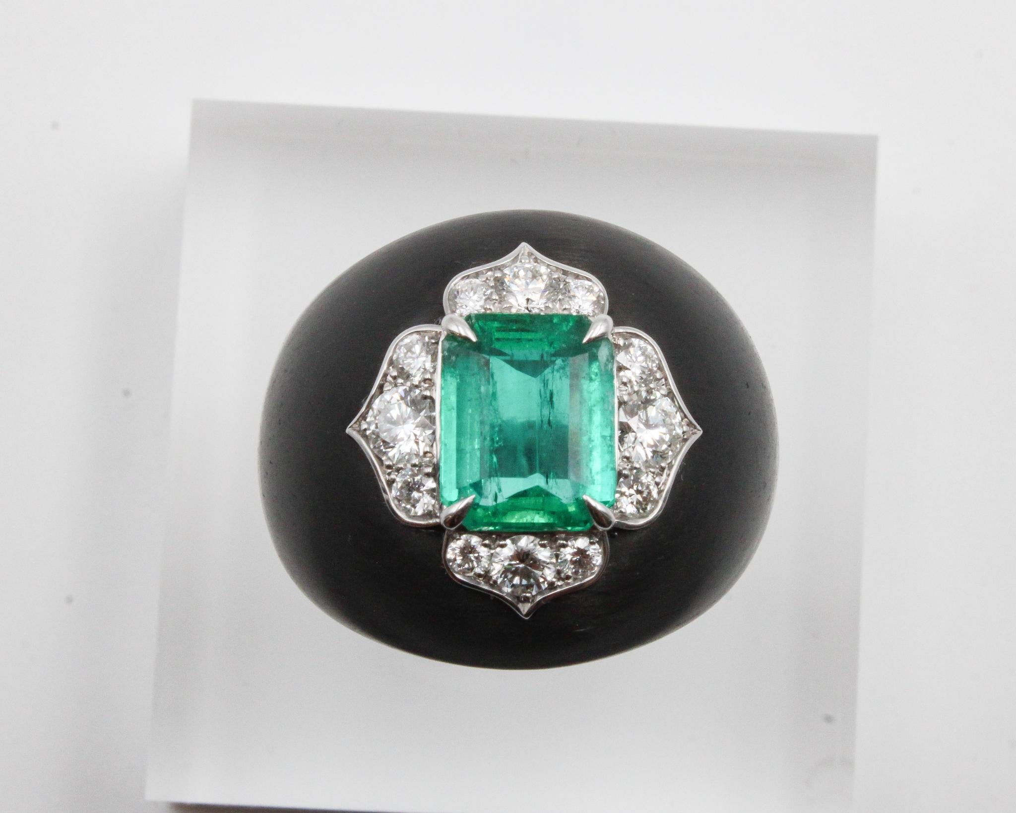 Kolumbianischer Smaragd- und Diamantring aus Karbonfaser und Weißgold im Angebot 5