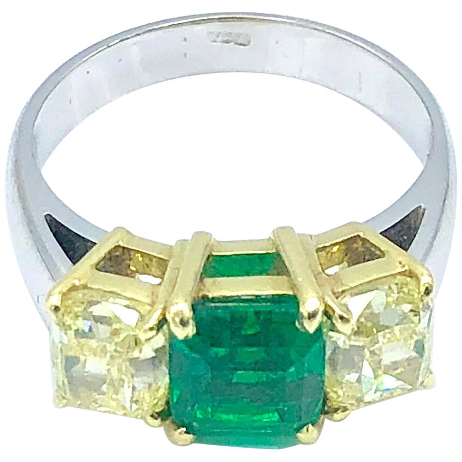 Colombian Emerald and Fancy Yellow Diamond Ring For Sale