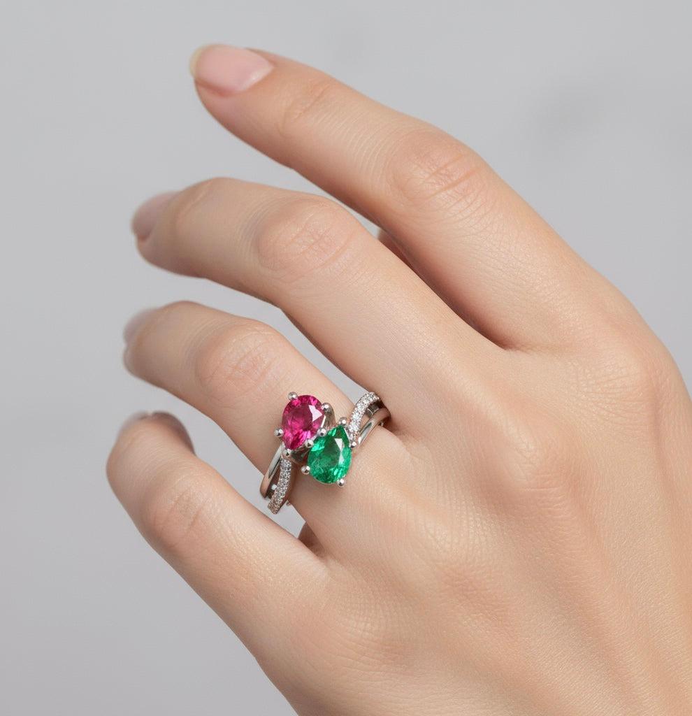 Kolumbianischer Bypass-Ring mit Smaragd und Rubin „Toi Et Moi“ im Angebot 2