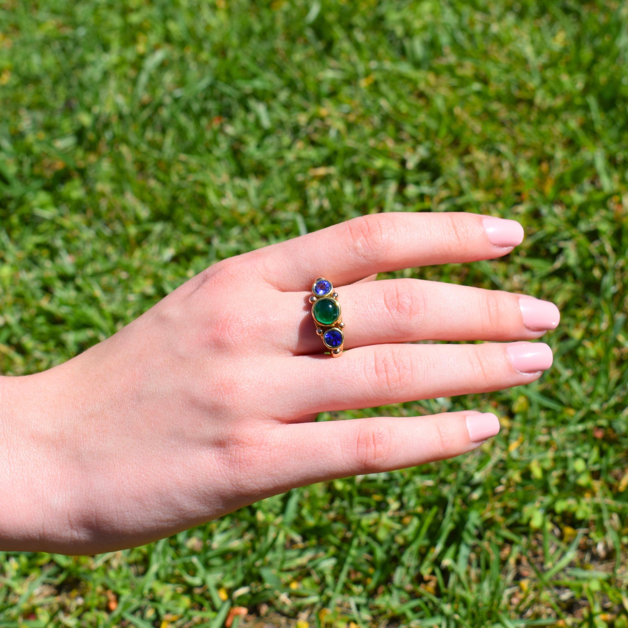 Cabochon Colombian Emerald Sapphire Ring, Lynn Kathyrn Miller, Lynn K Designs In New Condition For Sale In San Jose, CA