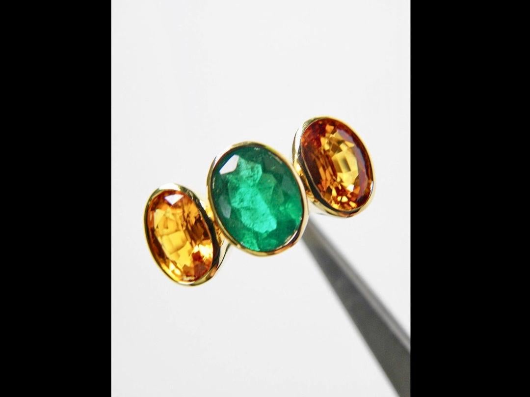 Emerald Yellow Sapphire Three Stone Ring 18 Karat Yellow Gold For Sale 1