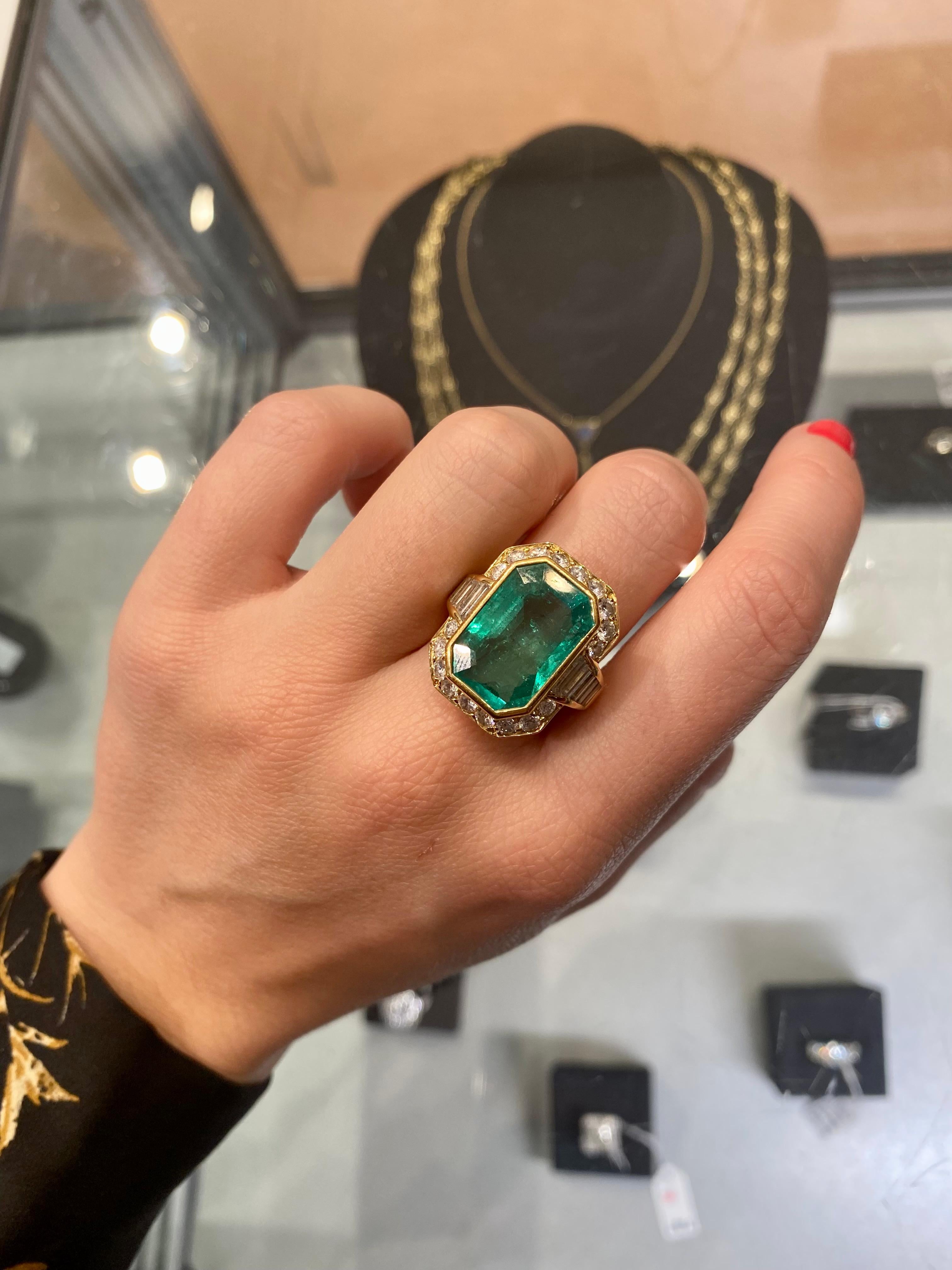 Kolumbianischer Smaragd ' ca. 11,70 Karat' und Diamant-Ring im Vintage-Stil im Angebot 2