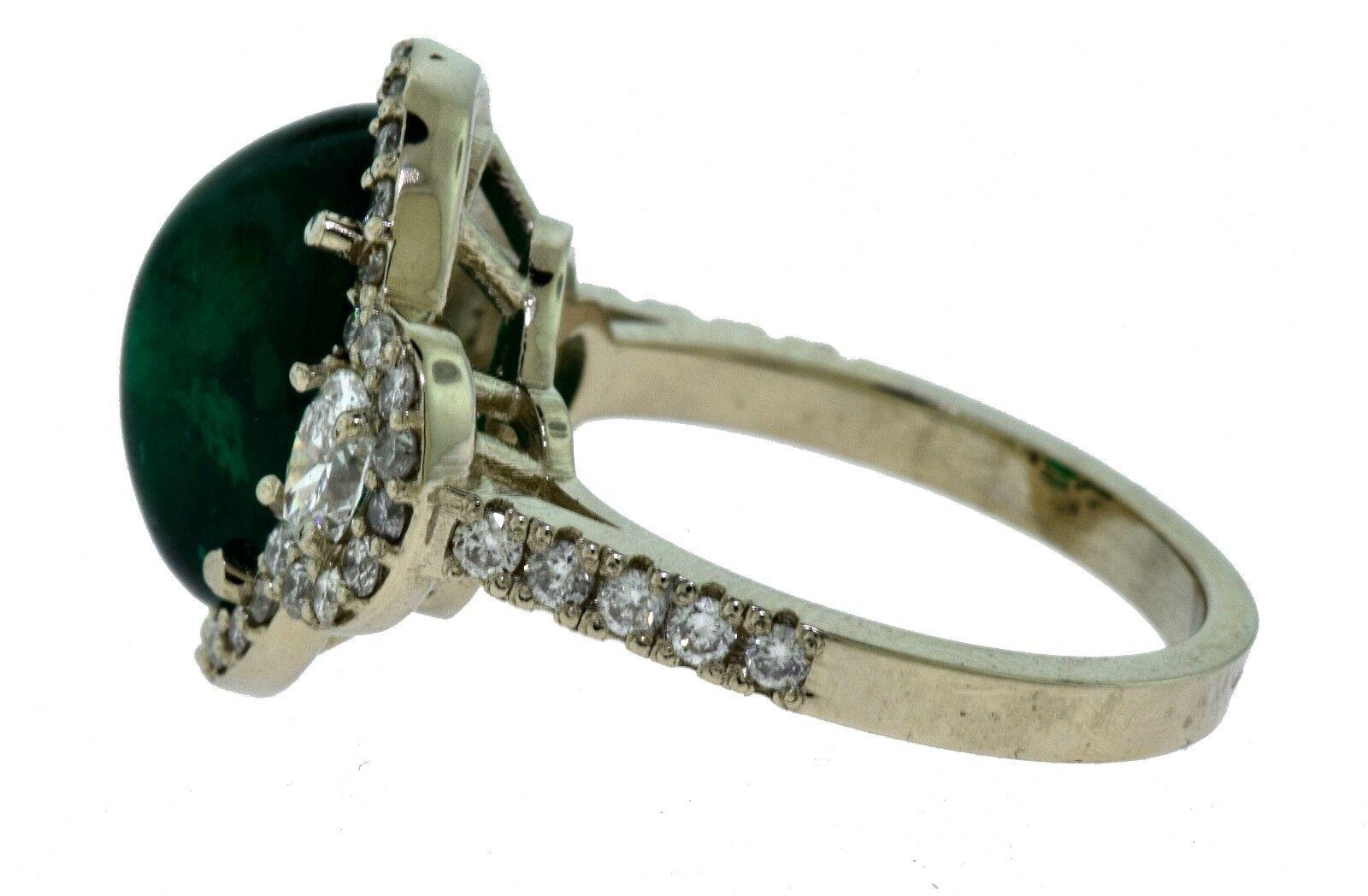 Colombian Emerald Cabochon Cocktail Ring with Diamonds set in 18k White Gold In Excellent Condition For Sale In Miami, FL