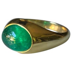 Colombian Emerald Cabochon Ring in 18 Karat Gold