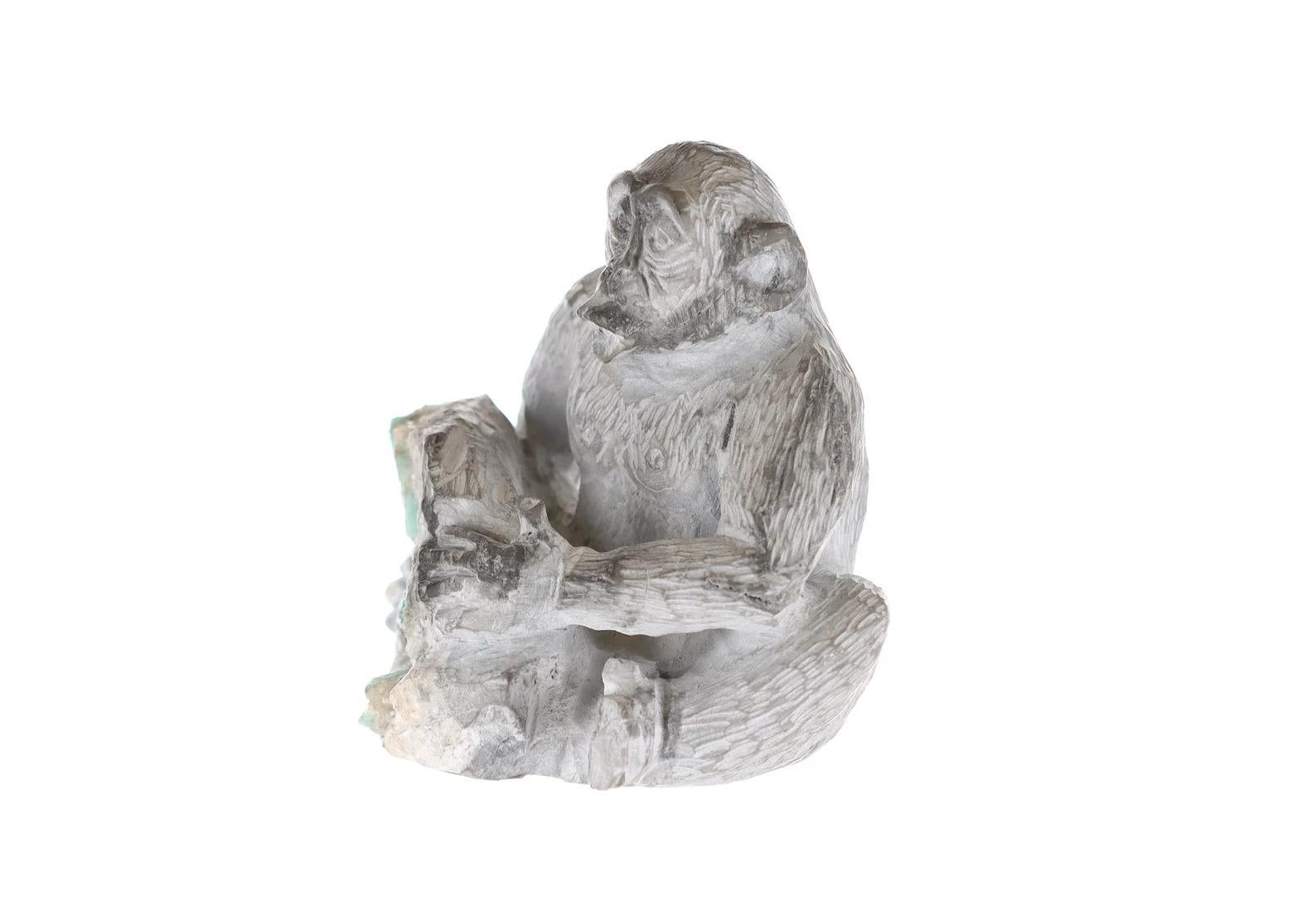 Moderniste Sculpture de chimpanzee colombienne sculptée à la main, pièce de collection en vente