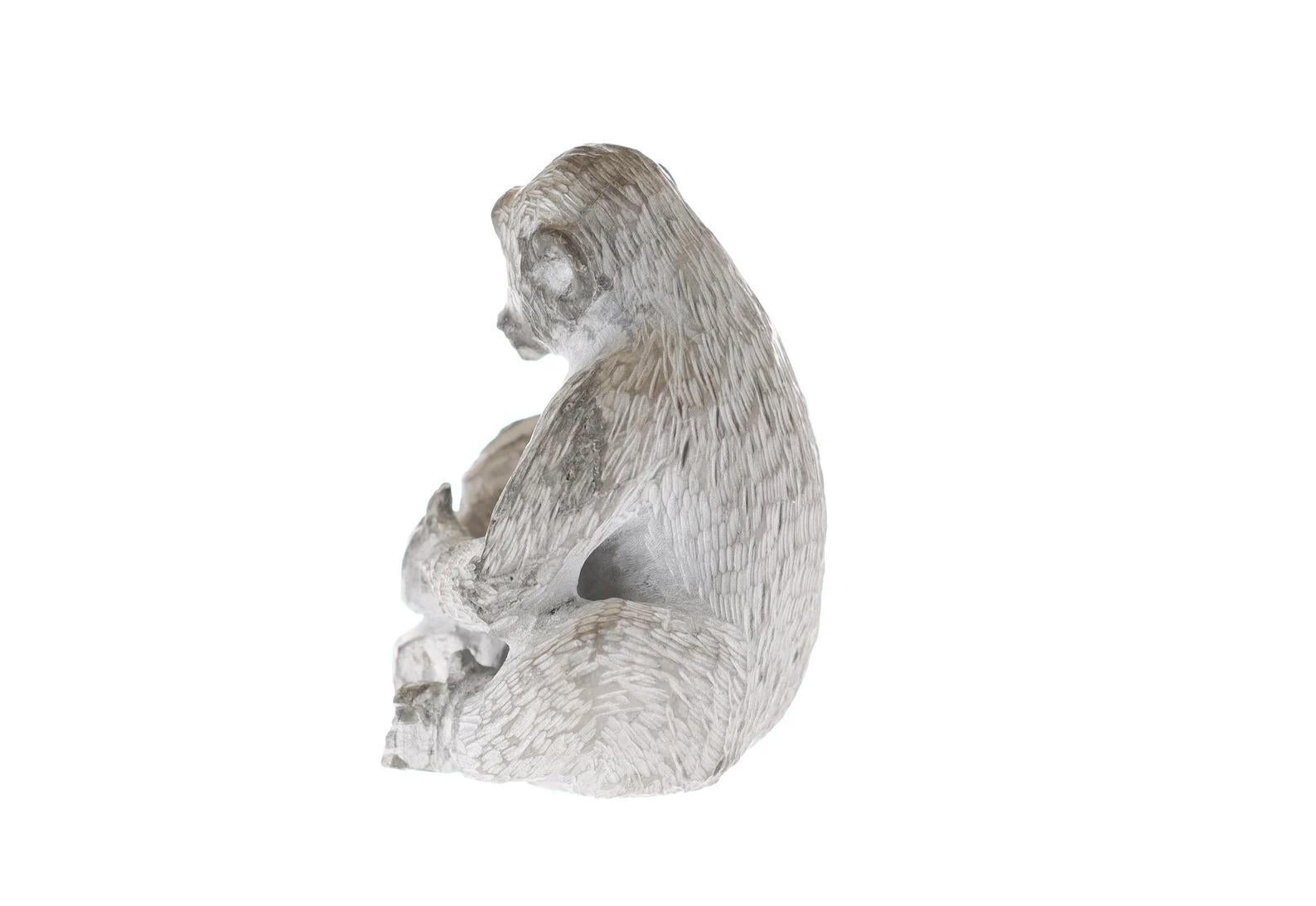 Taille grossière Sculpture de chimpanzee colombienne sculptée à la main, pièce de collection en vente