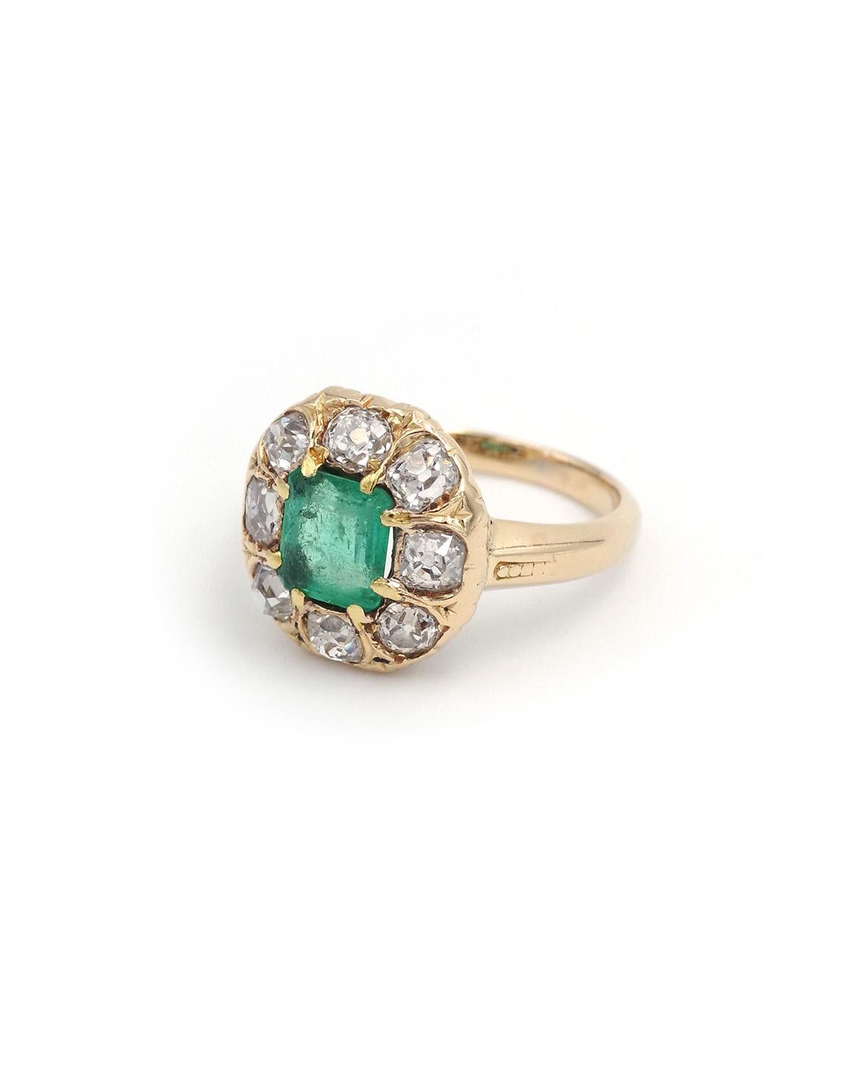 Kolumbianischer Smaragd 0,81 ct zertifiziert Cluster Ring in 18k Gold, Belle Epoque Ring (Belle Époque) im Angebot
