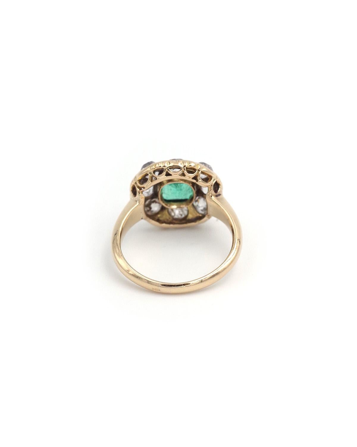 Kolumbianischer Smaragd 0,81 ct zertifiziert Cluster Ring in 18k Gold, Belle Epoque Ring im Angebot 2