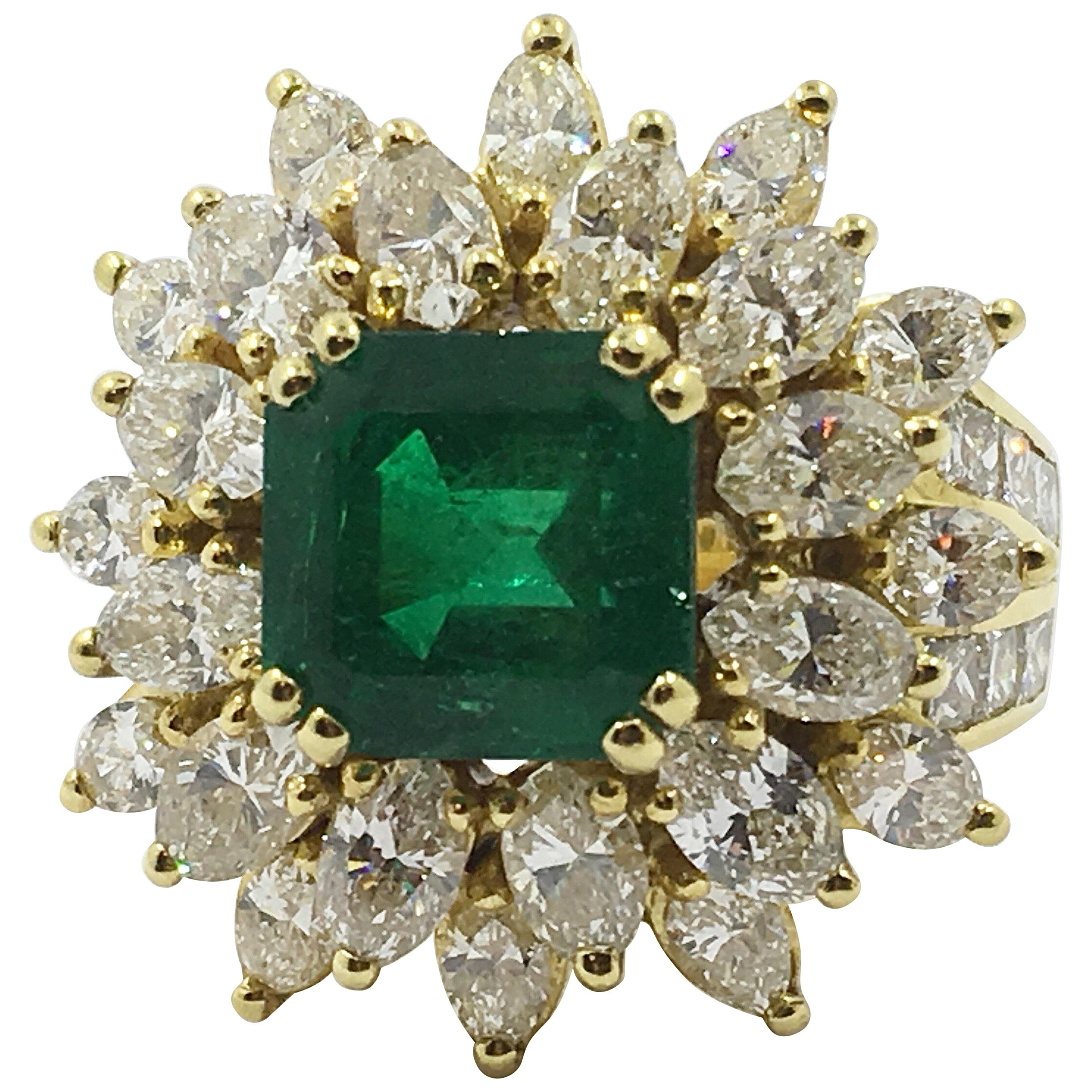 Colombian Emerald Cocktail Ring 18 Karat Gold # 21-11889