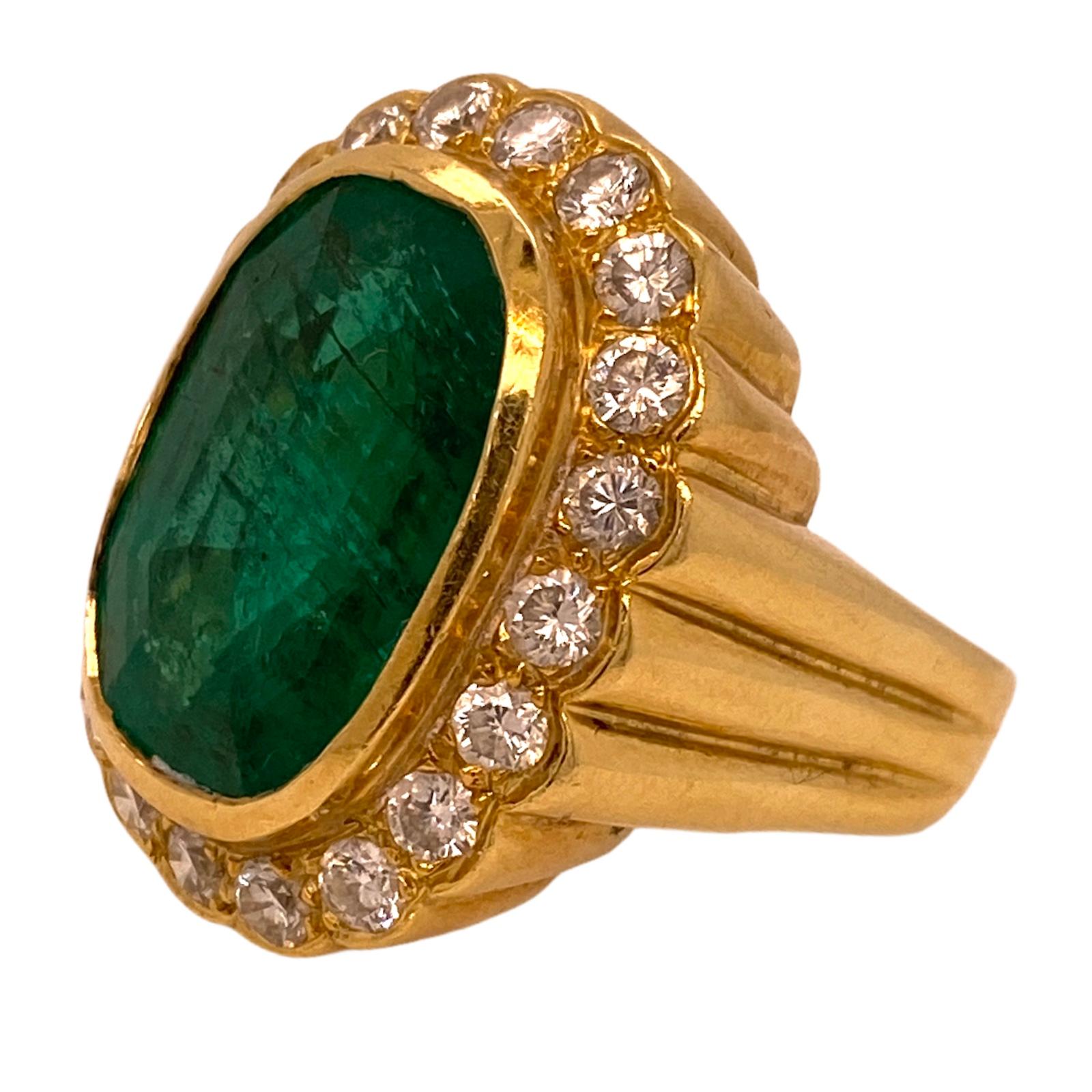 Oval Cut Colombian Emerald Diamond 18 Karat Yellow Gold Cocktail Ring AGL Certified