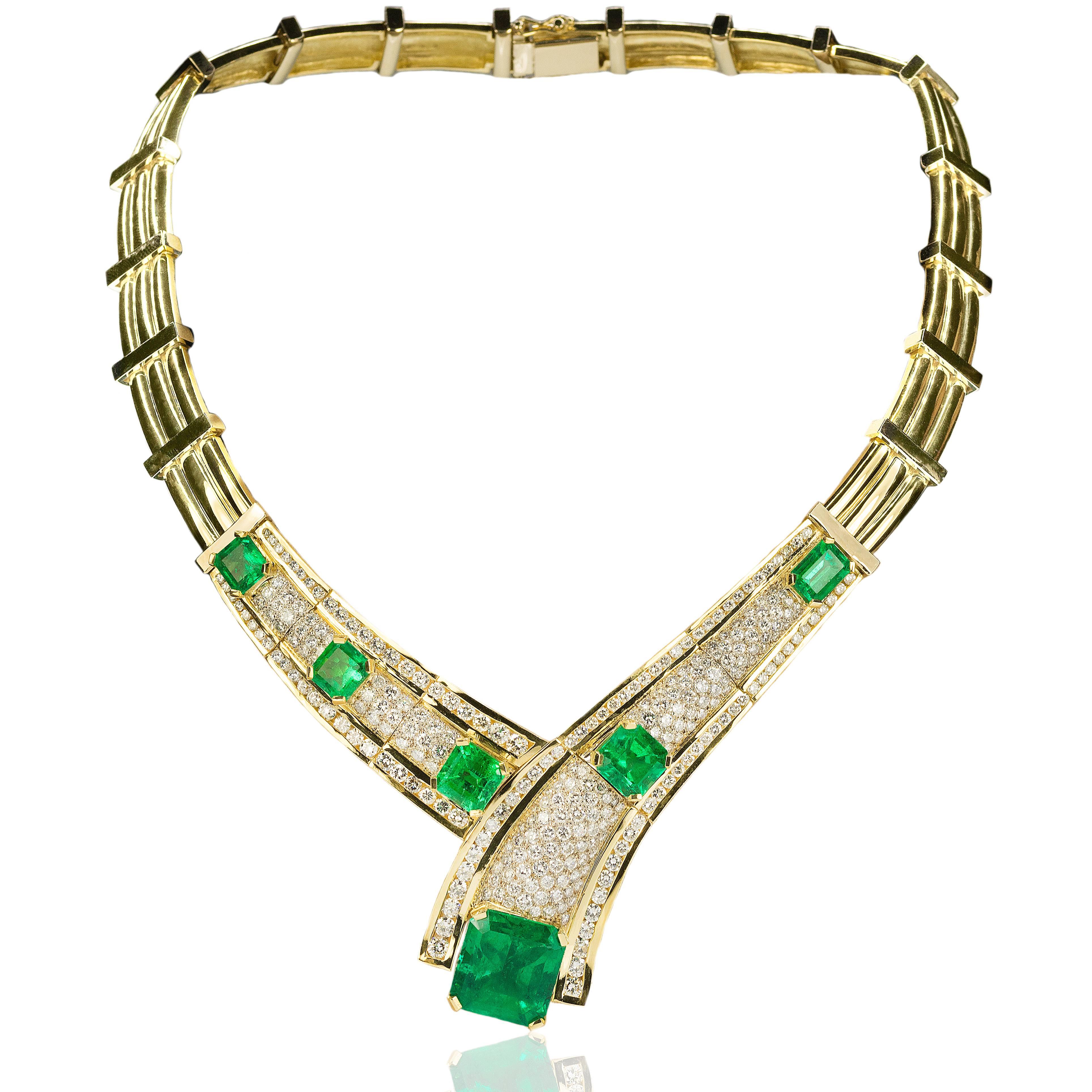 Colombian Emerald, Diamond and Gold Necklace In Excellent Condition In Sarasota, FL