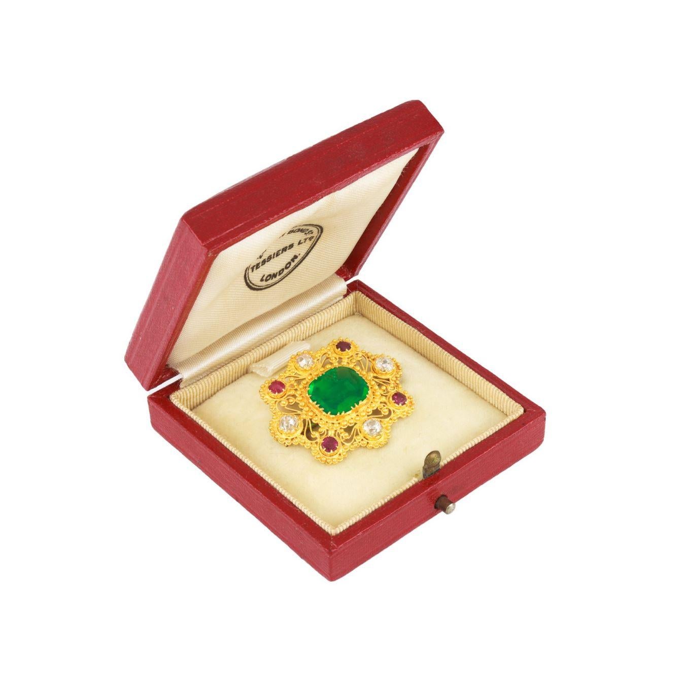 Georgien Broche cannetille colombienne en émeraude, diamant et rubis, circa 1830. en vente