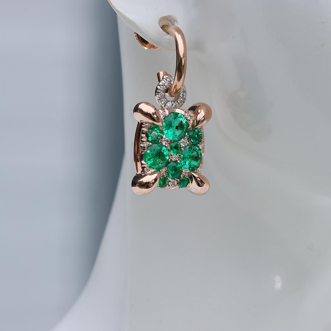 Muzo Colombian Emerald Diamond Charm Drop earrings (boucles d'oreilles pendantes) en vente 4