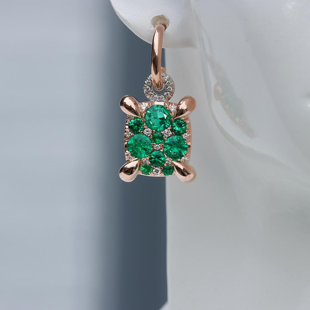 Muzo Colombian Emerald Diamond Charm Drop earrings (boucles d'oreilles pendantes) en vente 3
