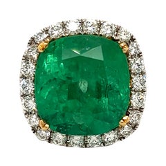 Colombian Emerald 
Diamond Cocktail Ring 23.50 Carat