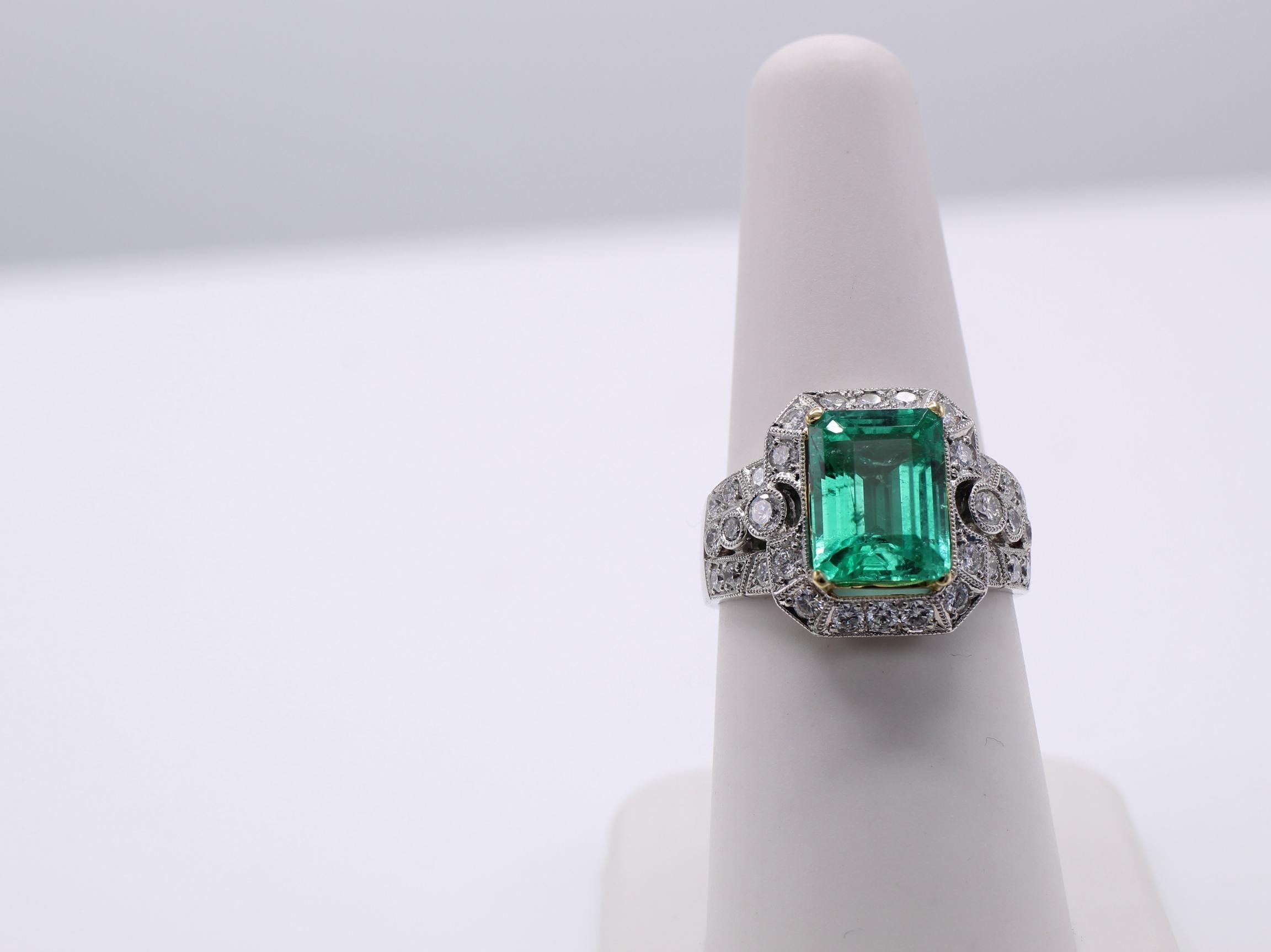 Women's or Men's Colombian Emerald Diamond Engagement Ring For Sale