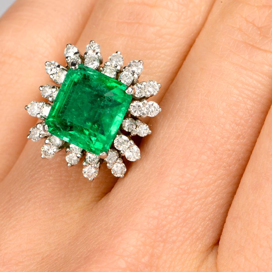 Colombian Emerald Diamond Floral 18 Karat White Gold Cocktail Ring 2