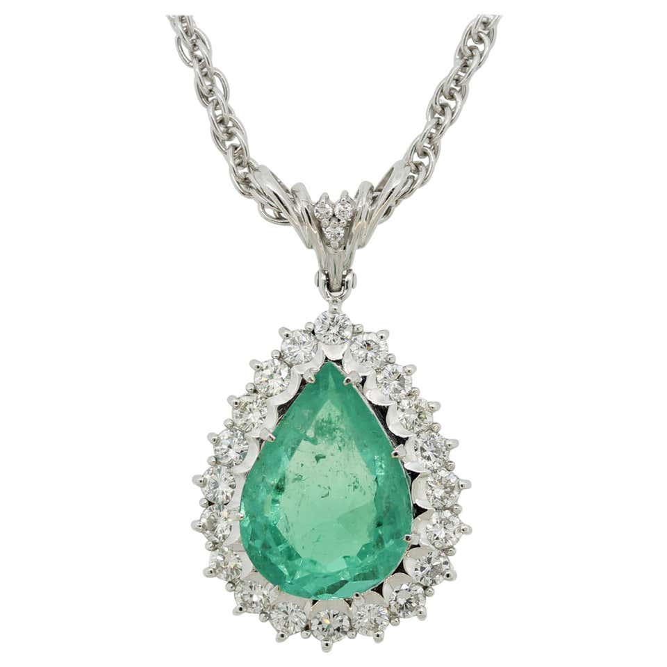 Emerald Cut Diamond Halo Gold Necklace For Sale at 1stDibs