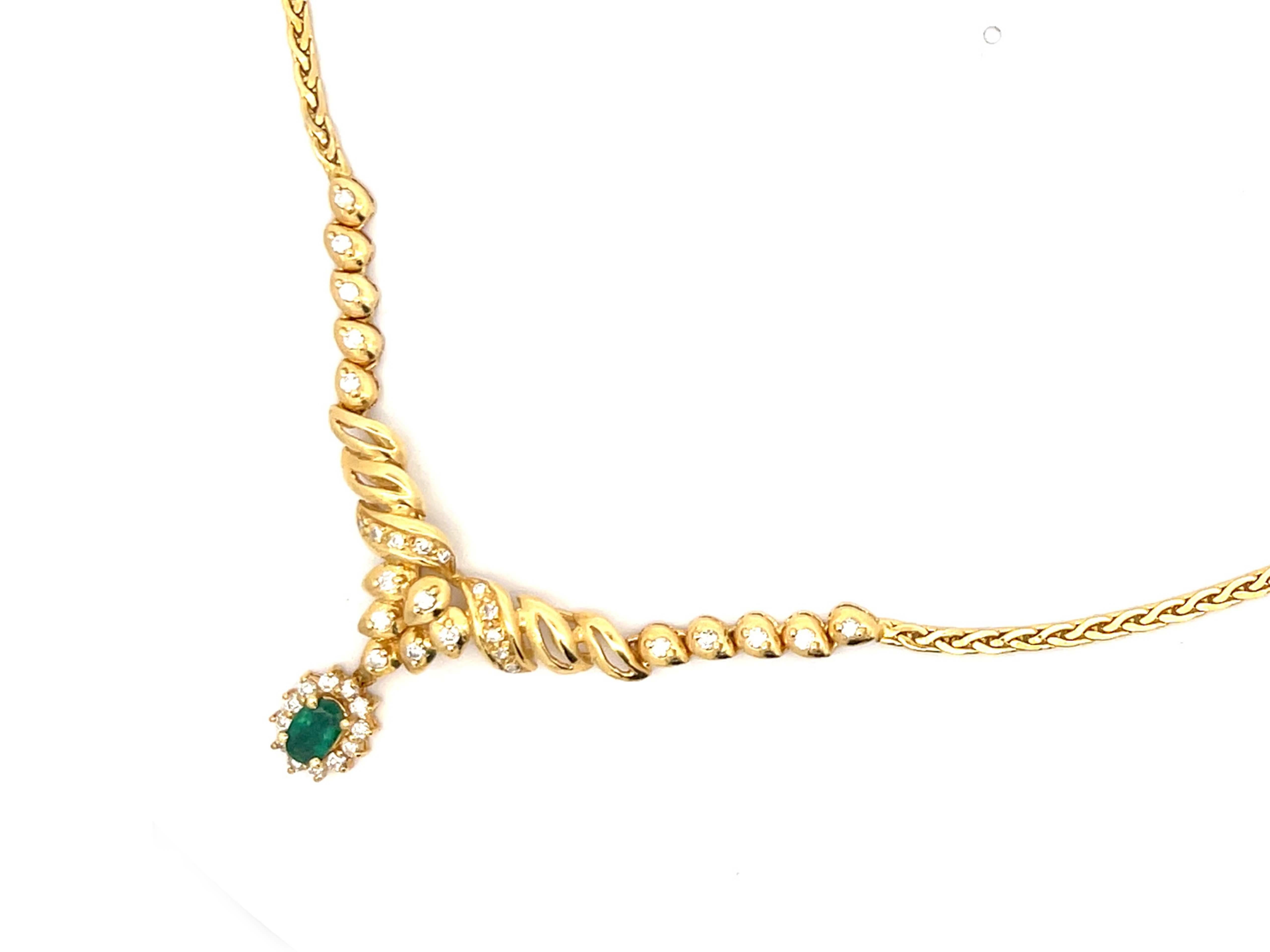 Colombian Emerald & Diamond Necklace in 18k Yellow Gold In Excellent Condition For Sale In Honolulu, HI