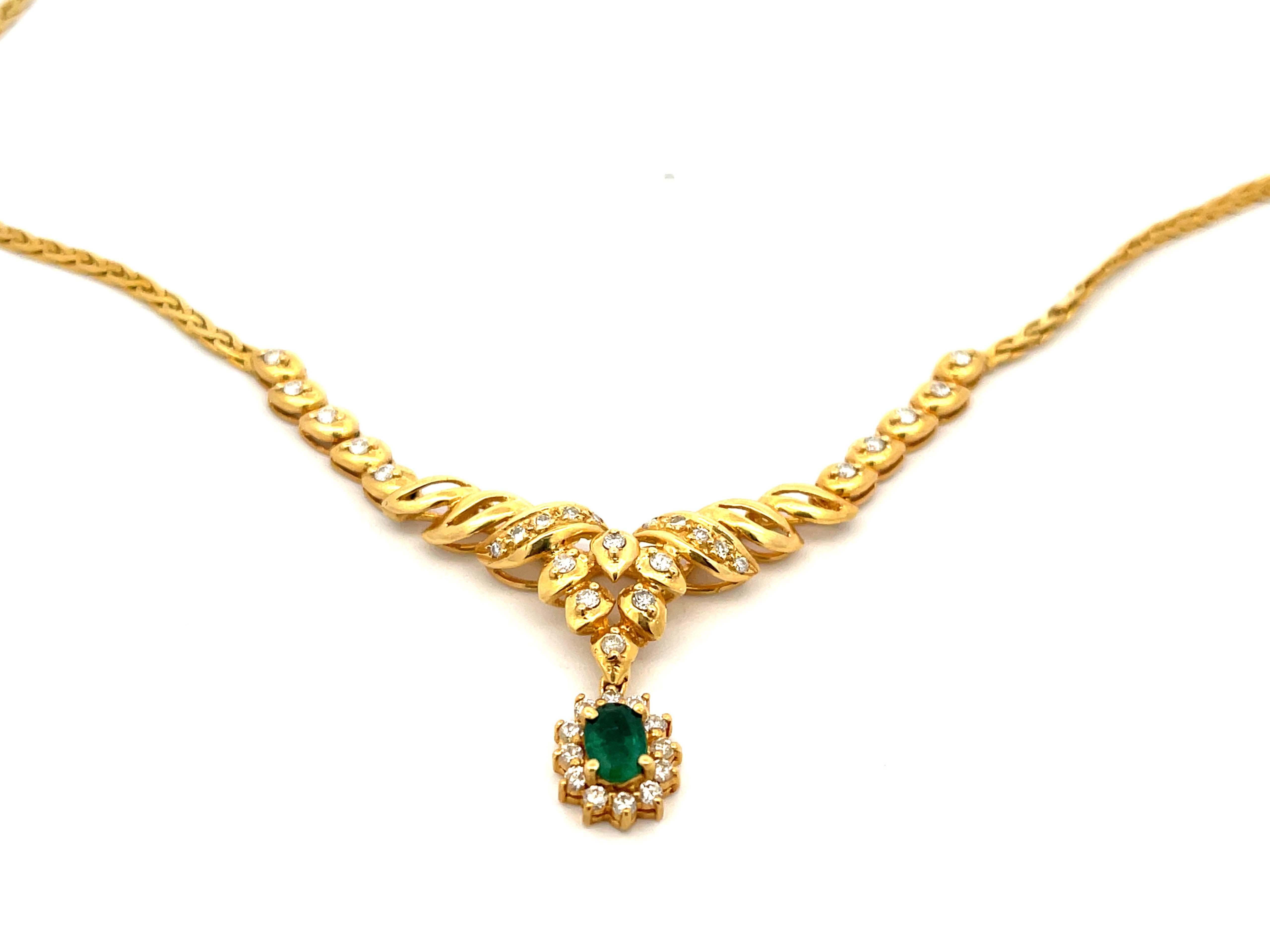 Women's or Men's Colombian Emerald & Diamond Necklace in 18k Yellow Gold For Sale