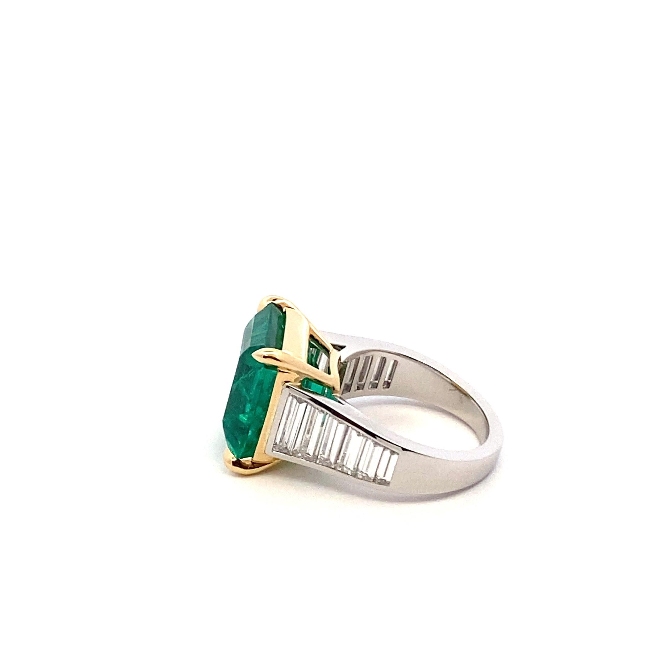 Colombian Emerald & Diamond Platinum Mounting Ring, Gübelin Certified In Excellent Condition For Sale In New York, NY