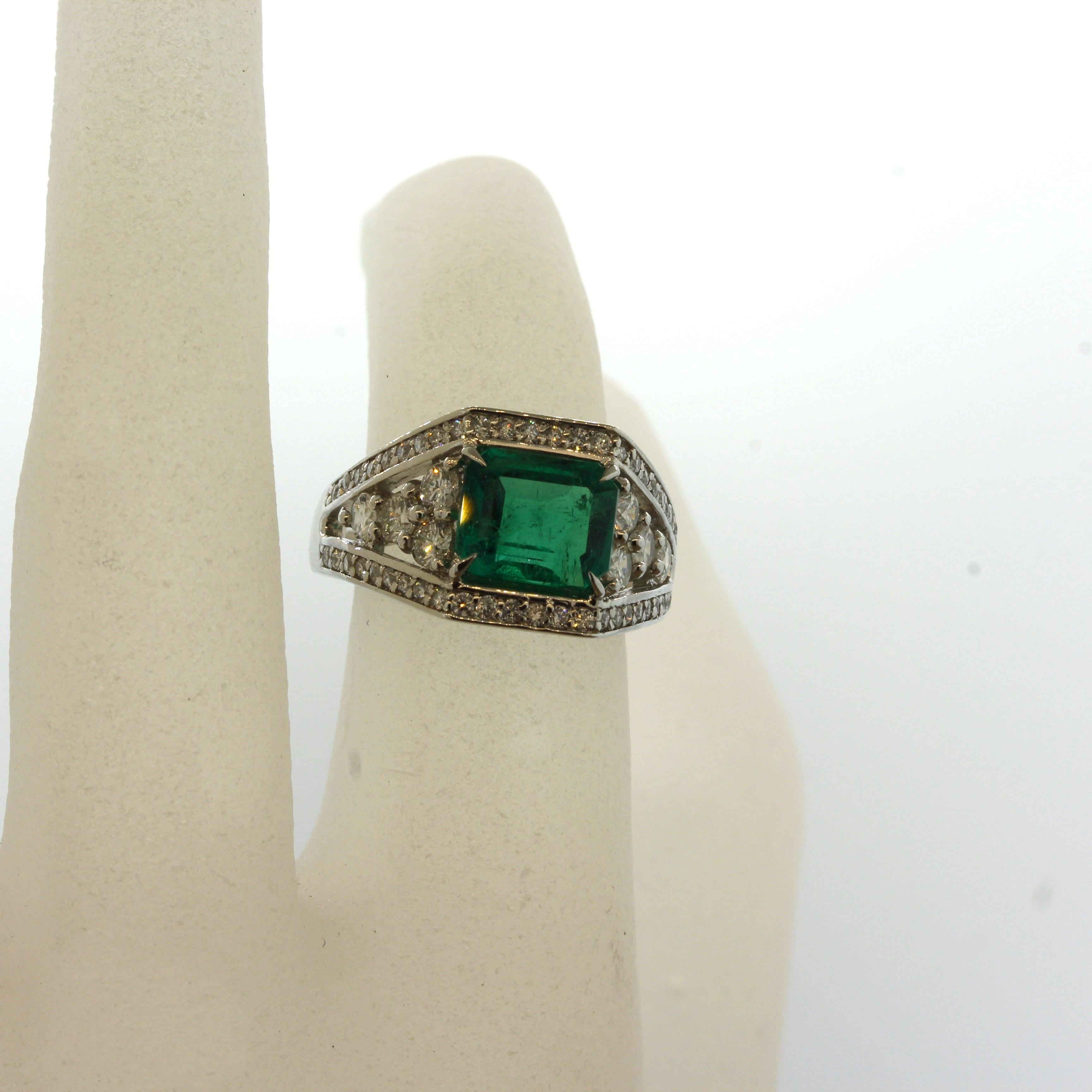 Colombian Emerald Diamond Platinum Ring, GRS Certified Insignificant Oil In New Condition For Sale In Beverly Hills, CA