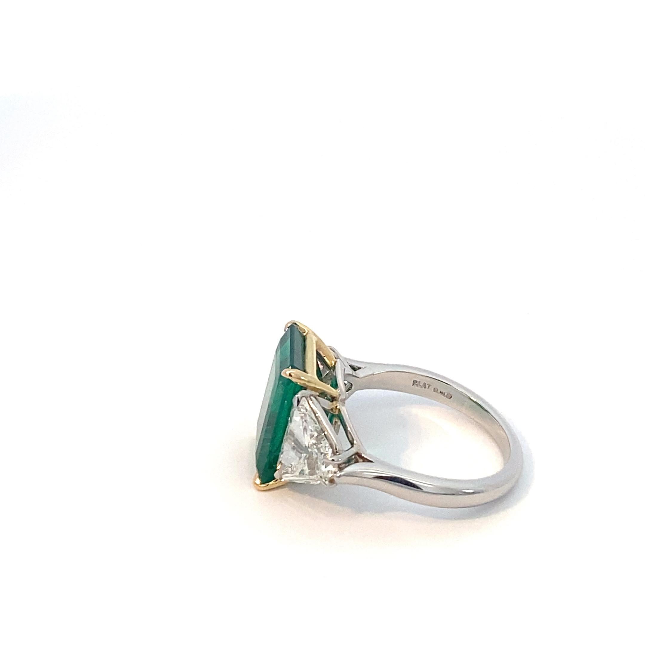 Emerald Cut Colombian Emerald & Diamond Platinum Ring, Gübelin Certified For Sale