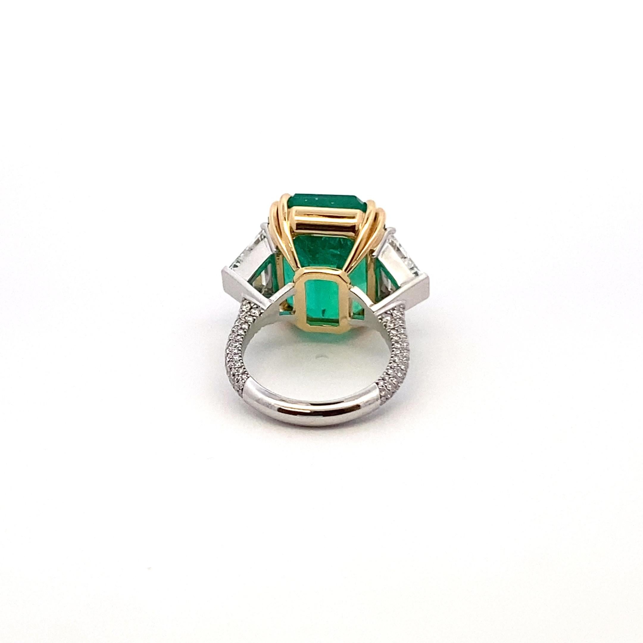 Ottagono Anello in platino con smeraldo e diamante colombiano, certificato Gübelin in vendita