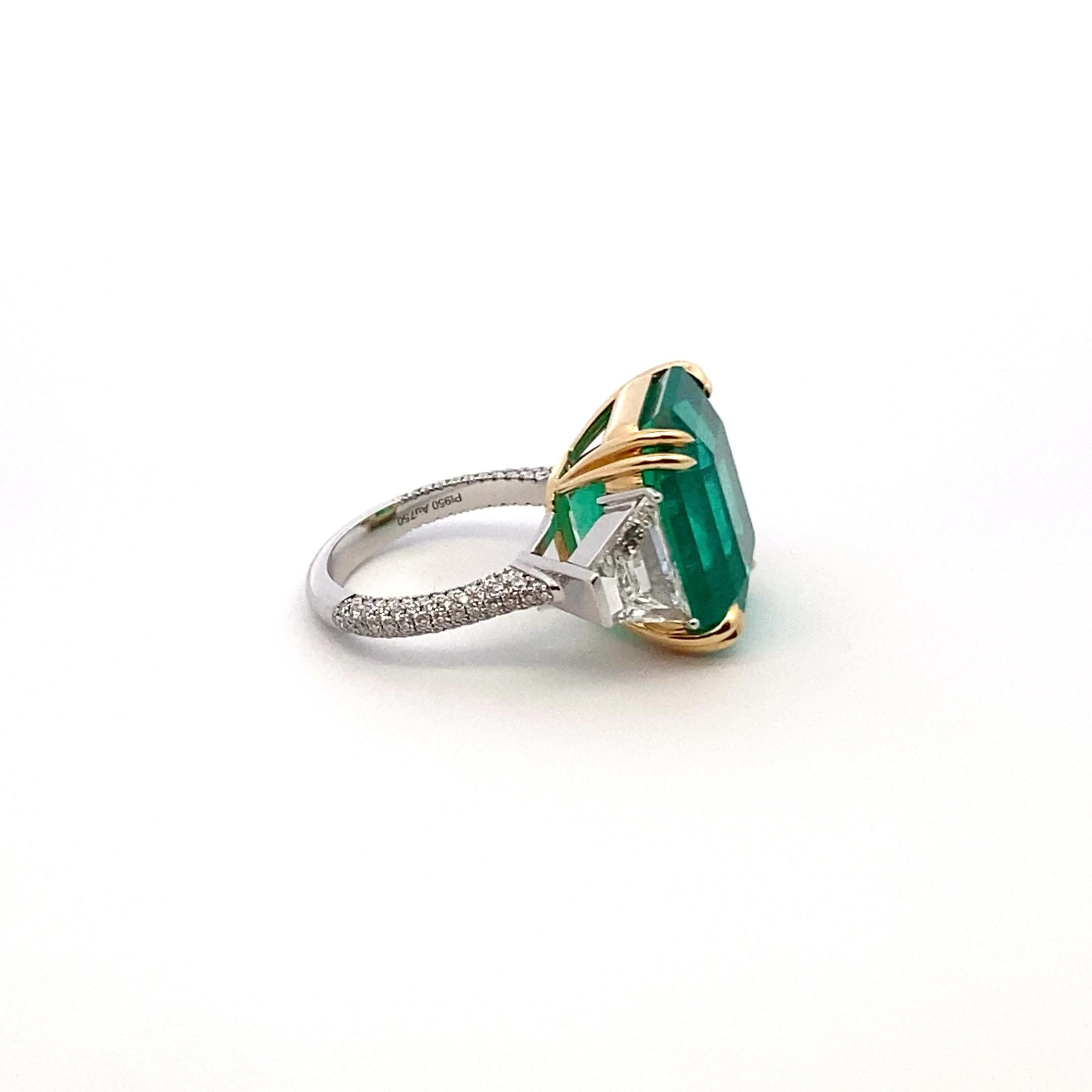 Anello in platino con smeraldo e diamante colombiano, certificato Gübelin In condizioni ottime in vendita a New York, NY
