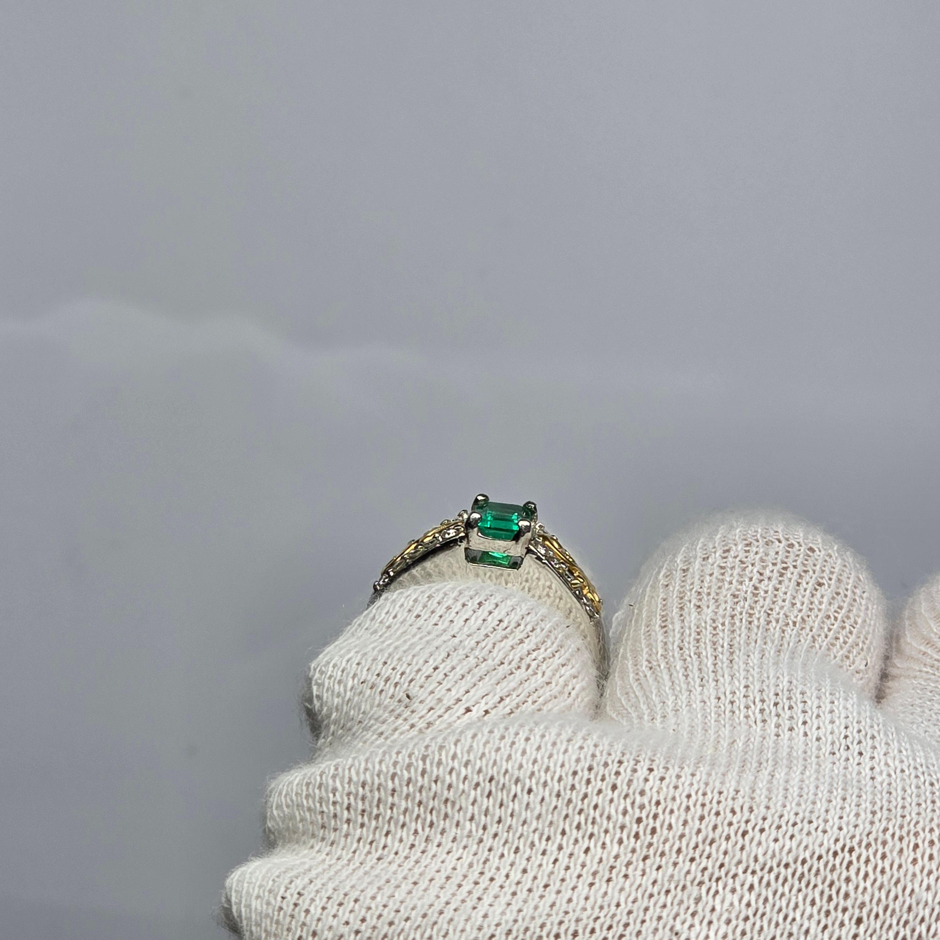 Kolumbianischer Smaragd-Diamant-Ring 18KT & PLATINUM im Angebot 2