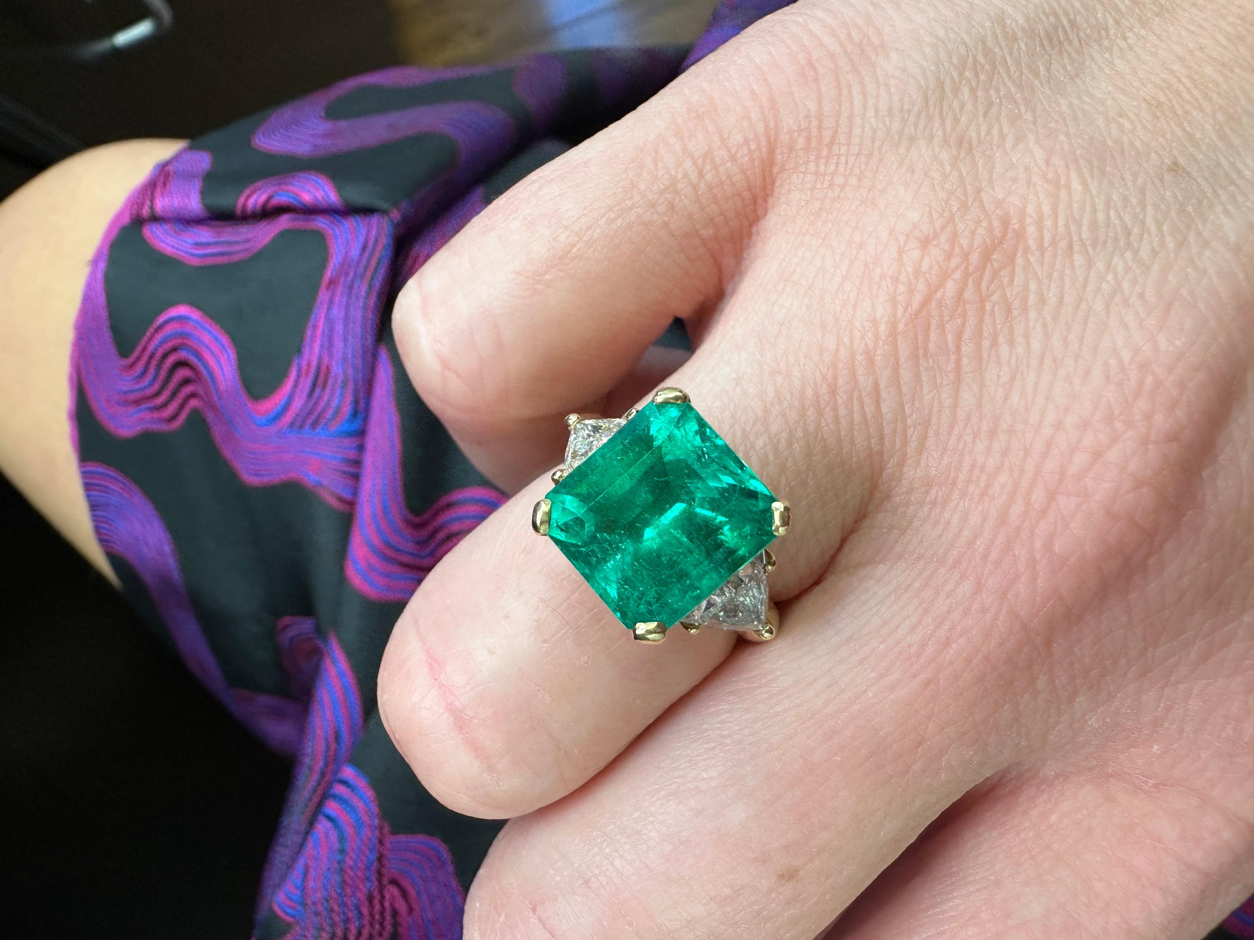 Colombian emerald diamond ring 18KT yellow gold RARE natural emerald 6.98ct For Sale 1