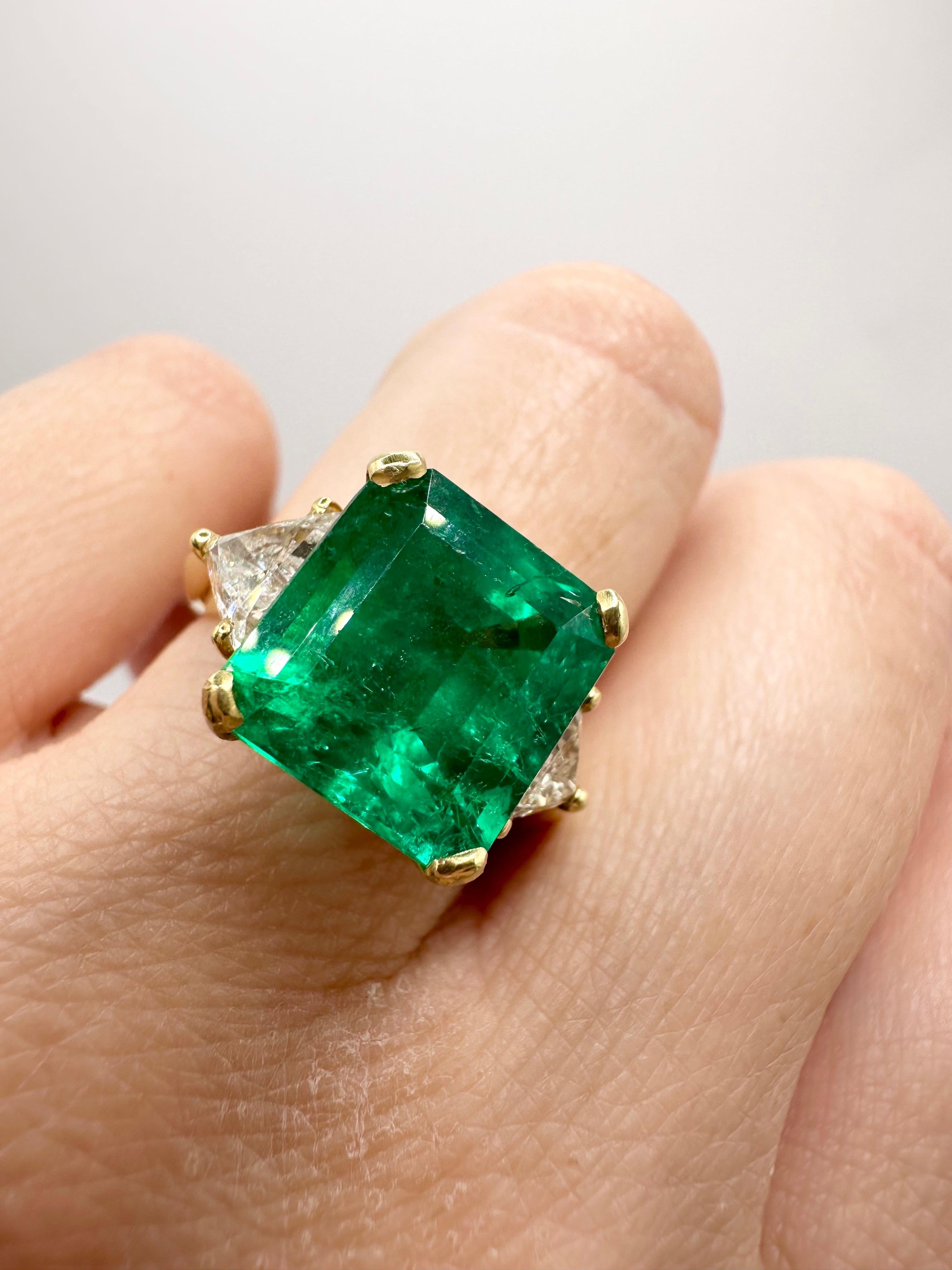Colombian emerald diamond ring 18KT yellow gold RARE natural emerald 6.98ct For Sale 2