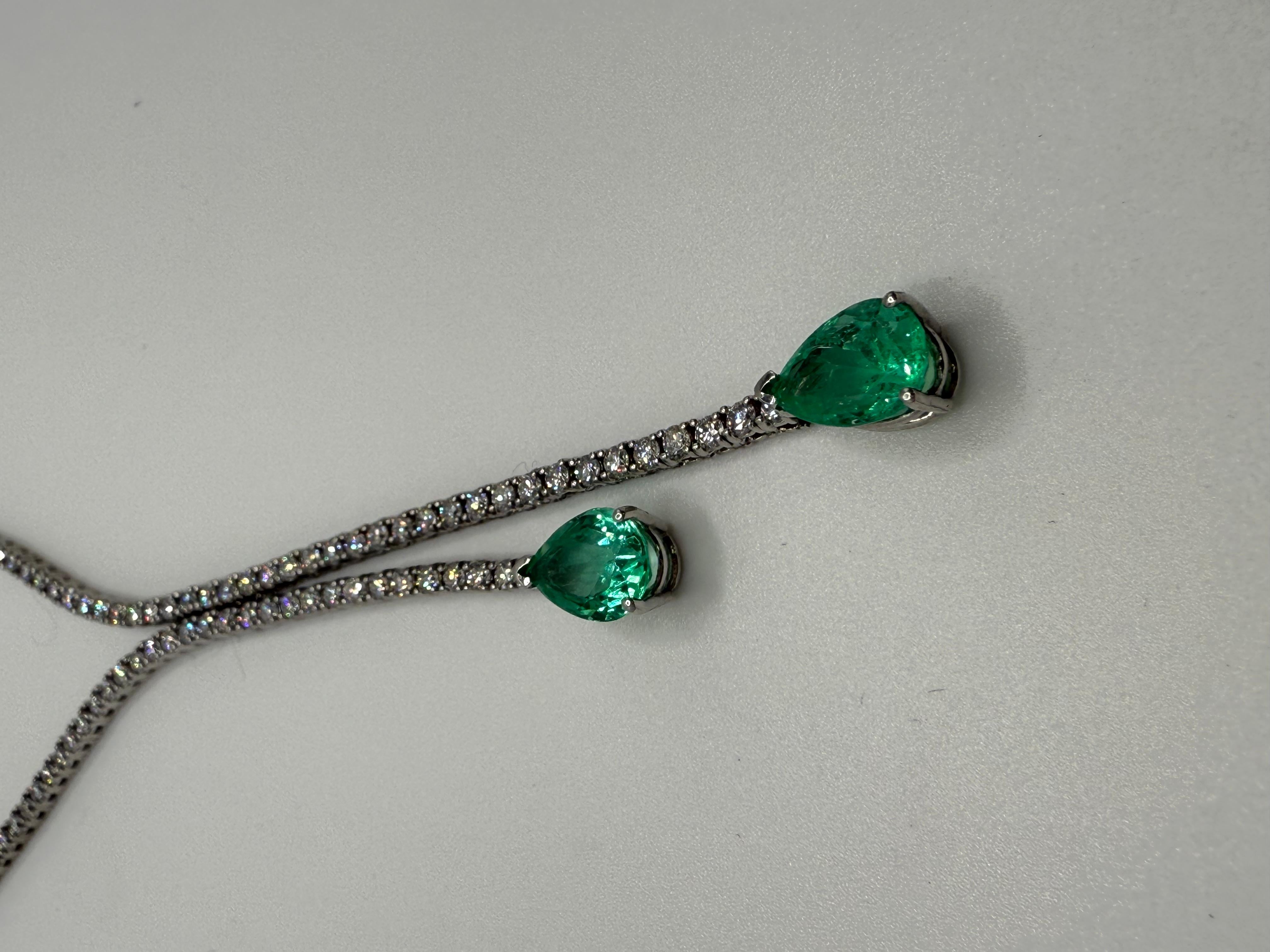 Collier tennis fendu en émeraude colombienne et diamant Neuf - En vente à Los Angeles, CA