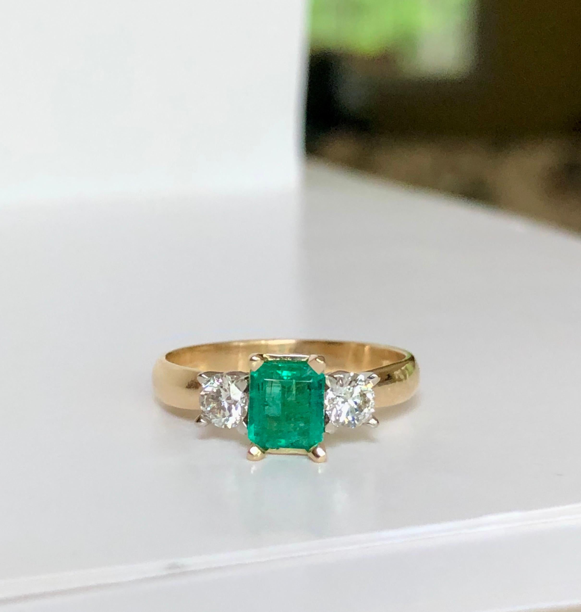 Colombian Emerald Diamond Three-Stone Engagement Ring 18 Karat For Sale 5