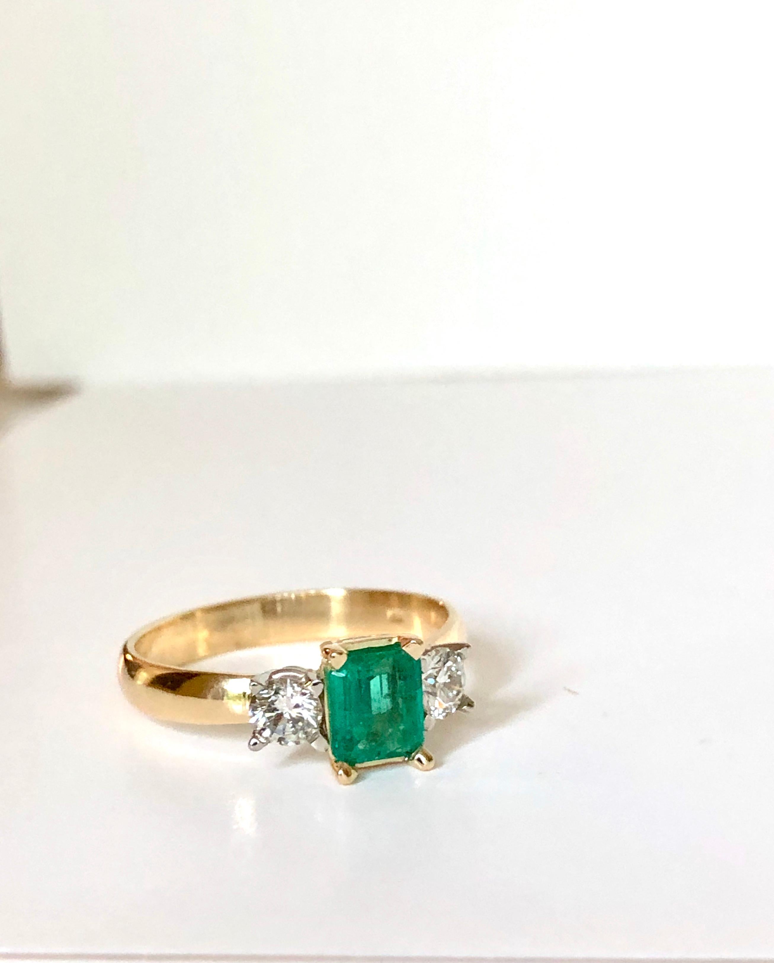 Colombian Emerald Diamond Three-Stone Engagement Ring 18 Karat For Sale 1
